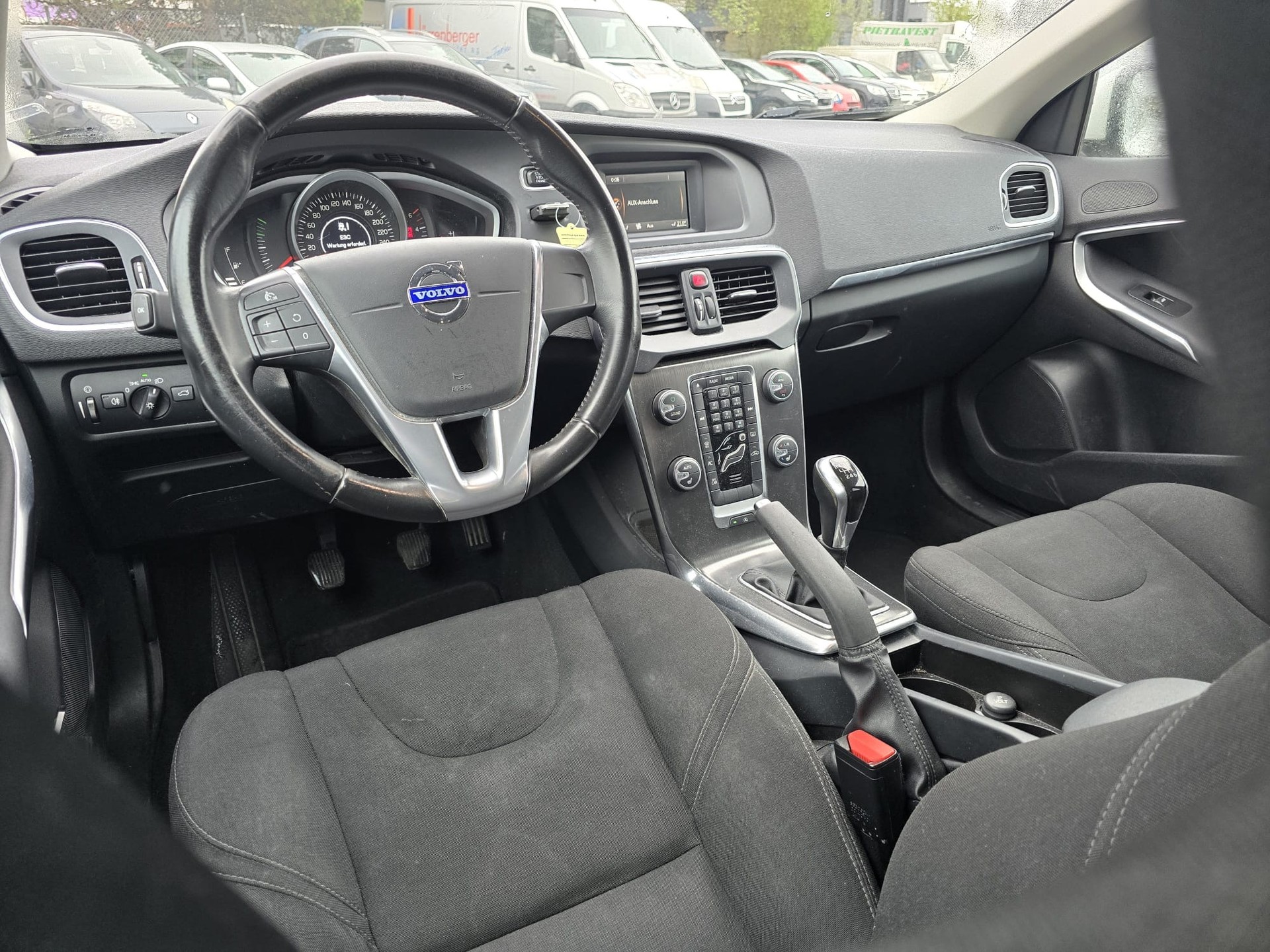VOLVO V40 D2 Summum R-Design-image-12
