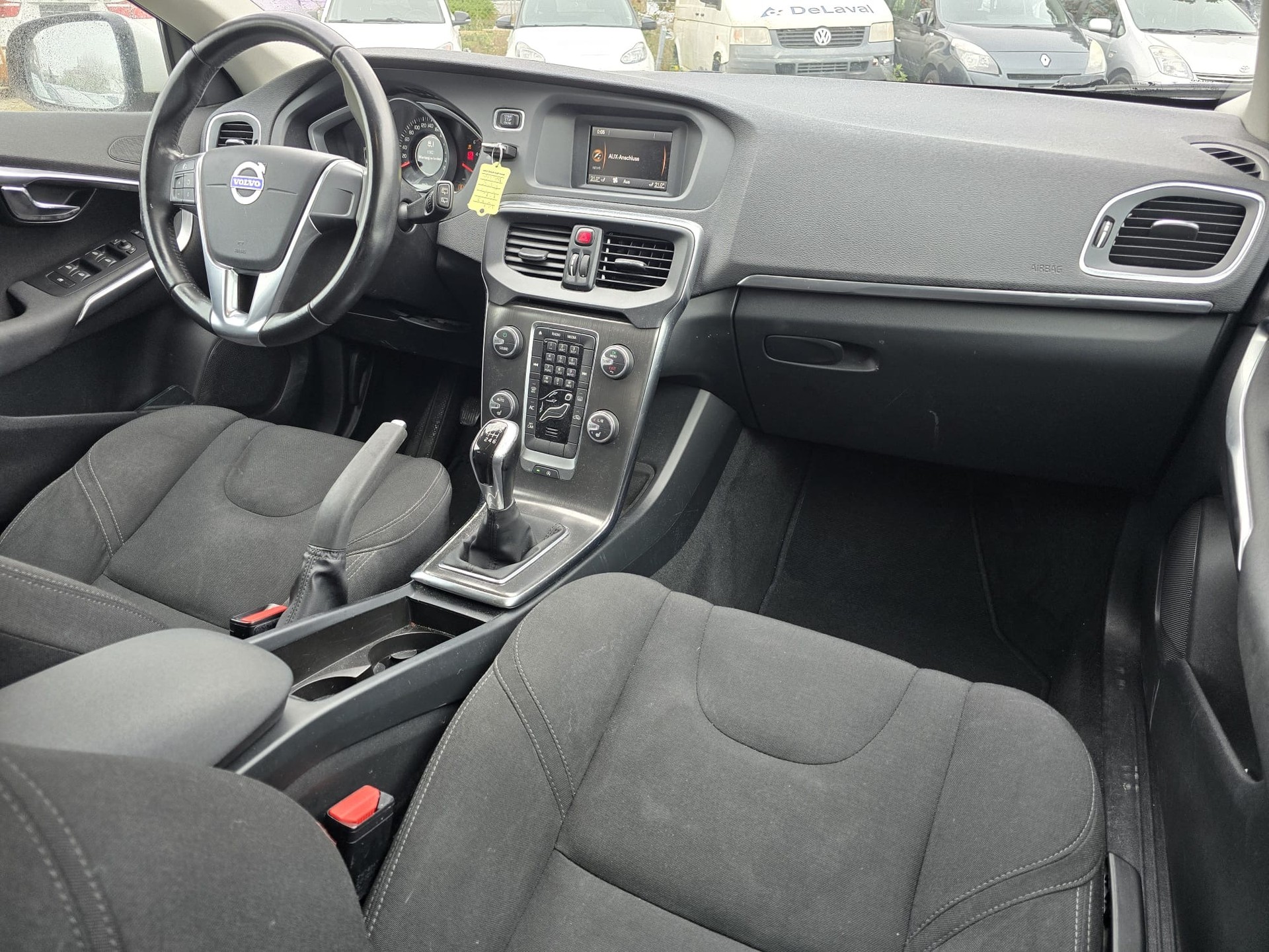 VOLVO V40 D2 Summum R-Design-image-11