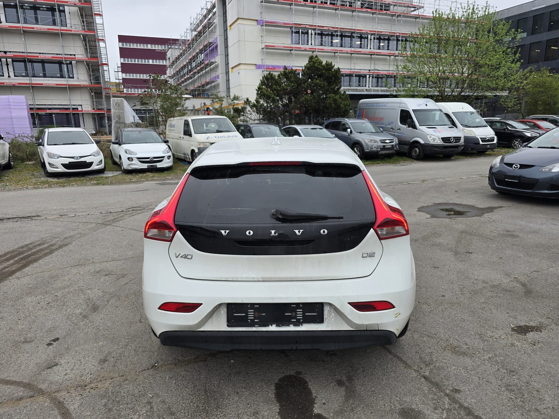 VOLVO V40 D2 Summum R-Design-image-2