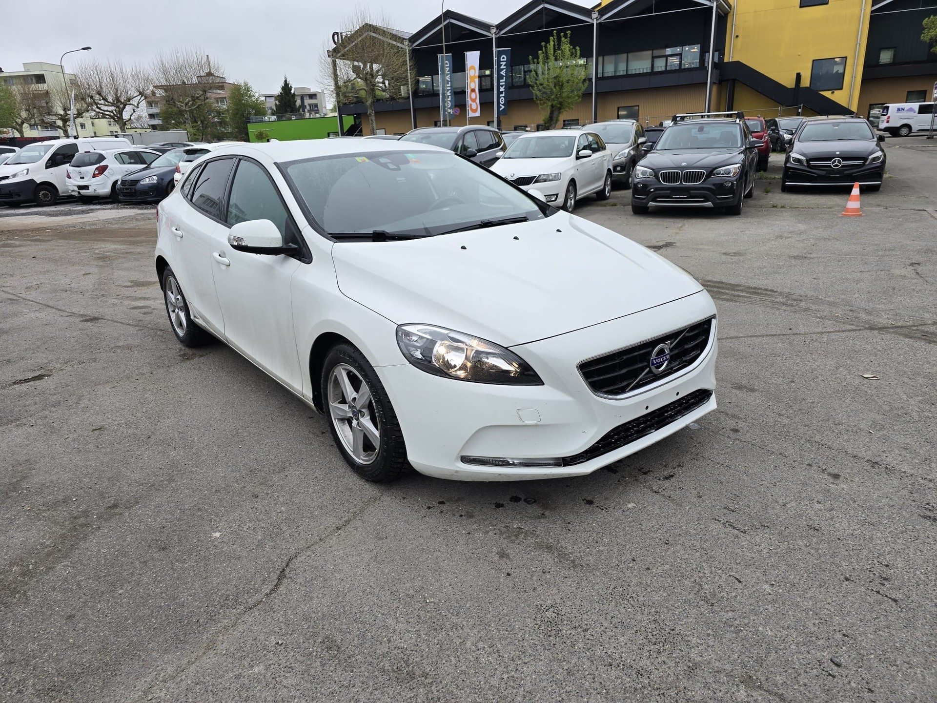 VOLVO V40 D2 Summum R-Design-image-7
