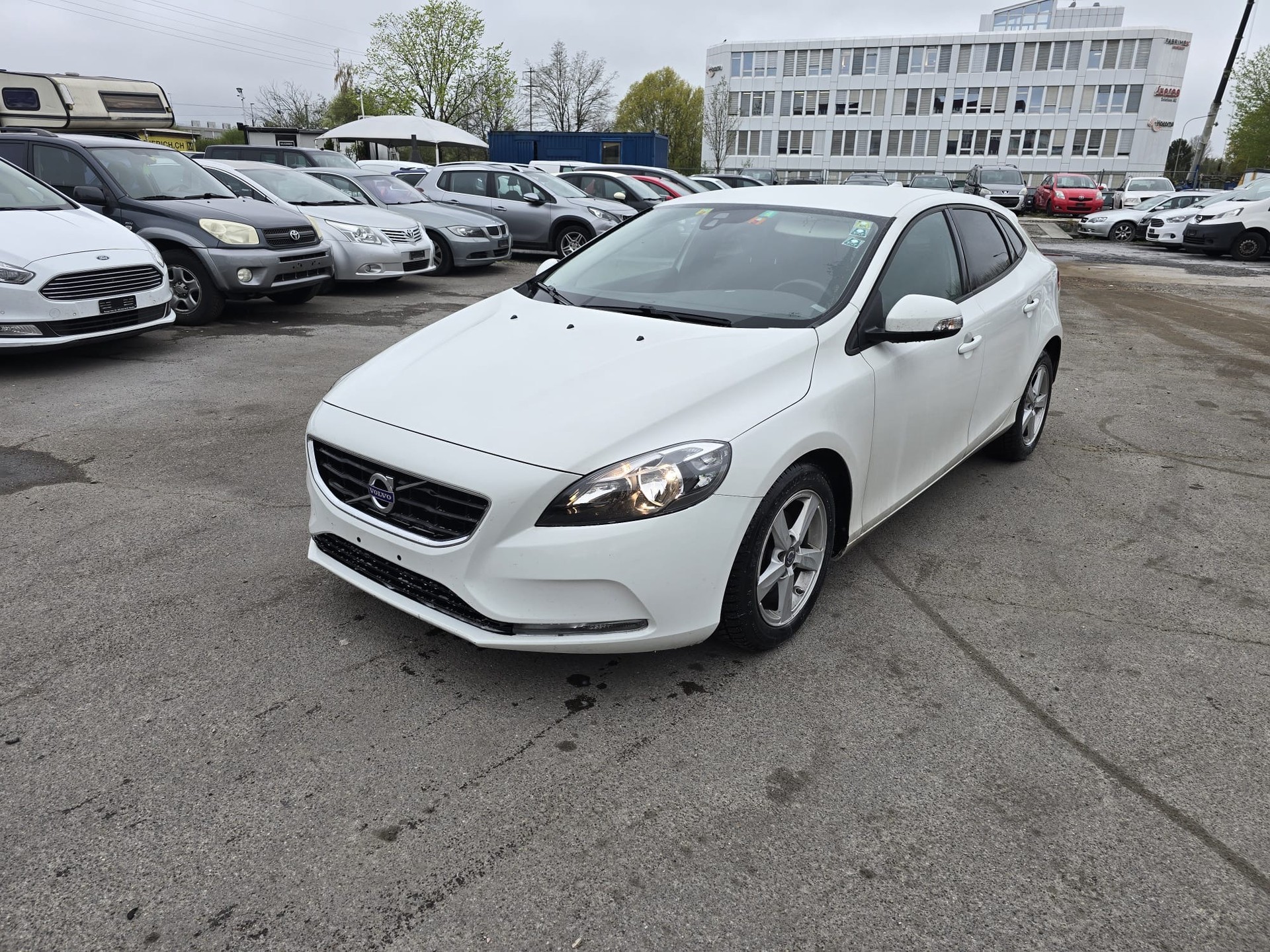 VOLVO V40 D2 Summum R-Design-image-1
