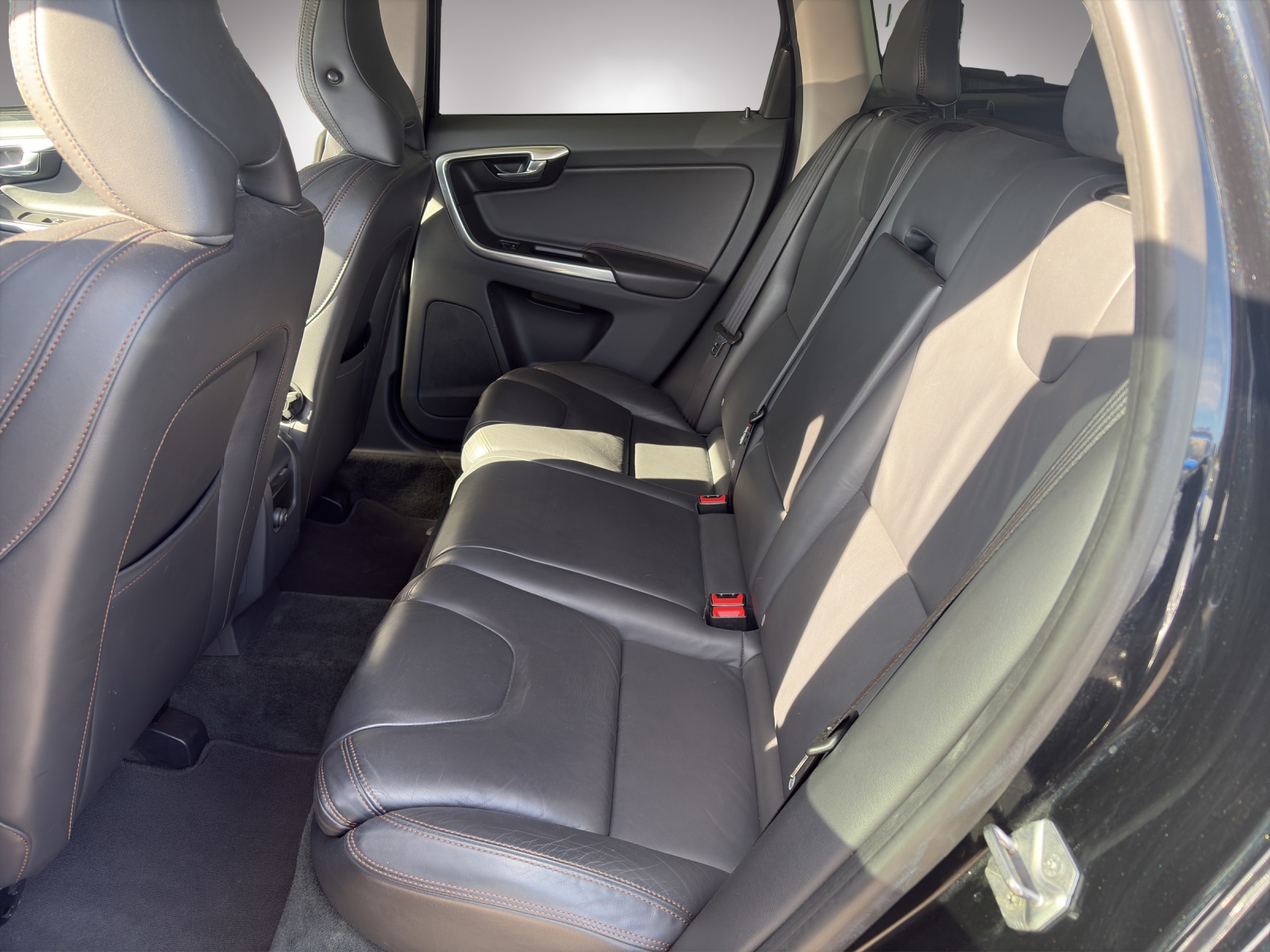 VOLVO XC60 2.4 D4 Summum AWD-image-6