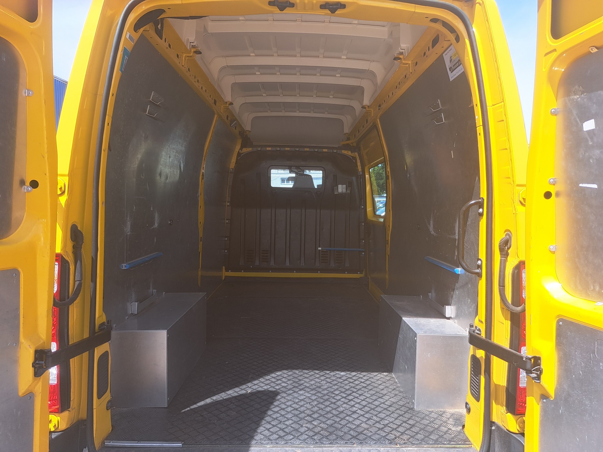 RENAULT Master T35 2.3dCi 135 L3H3-image-3