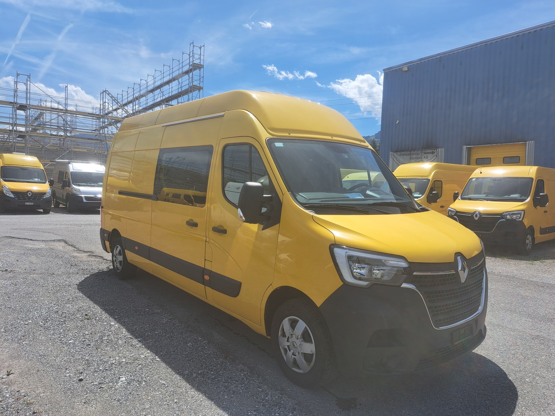 RENAULT Master T35 2.3dCi 135 L3H3-image-1