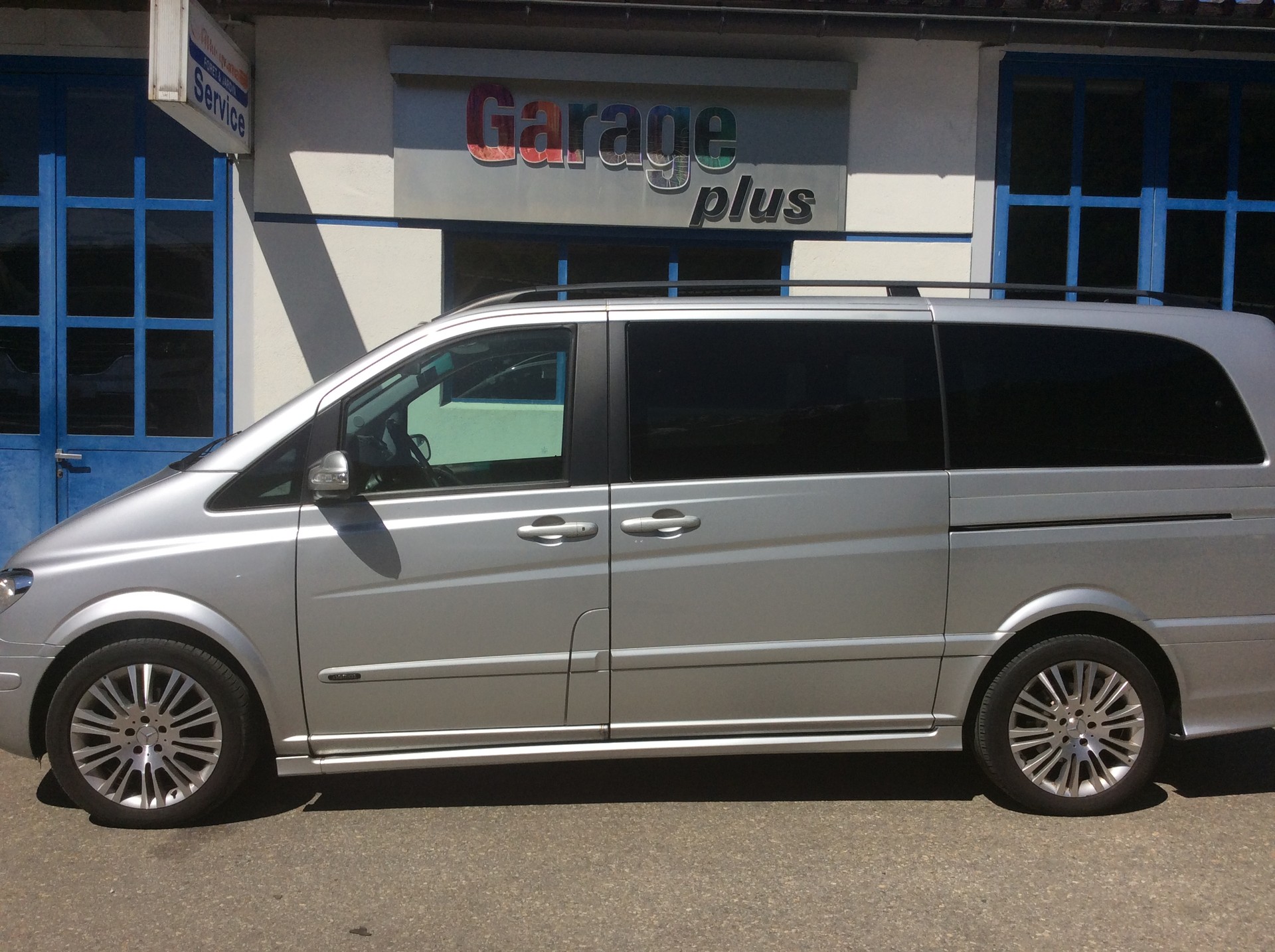 MERCEDES-BENZ Viano 3.0 CDI Ambiente L Automat-image-1
