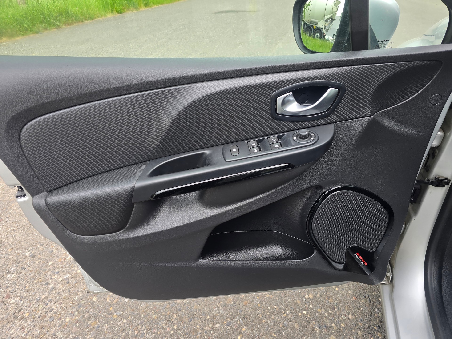RENAULT Clio 0.9 12V Limited-image-11