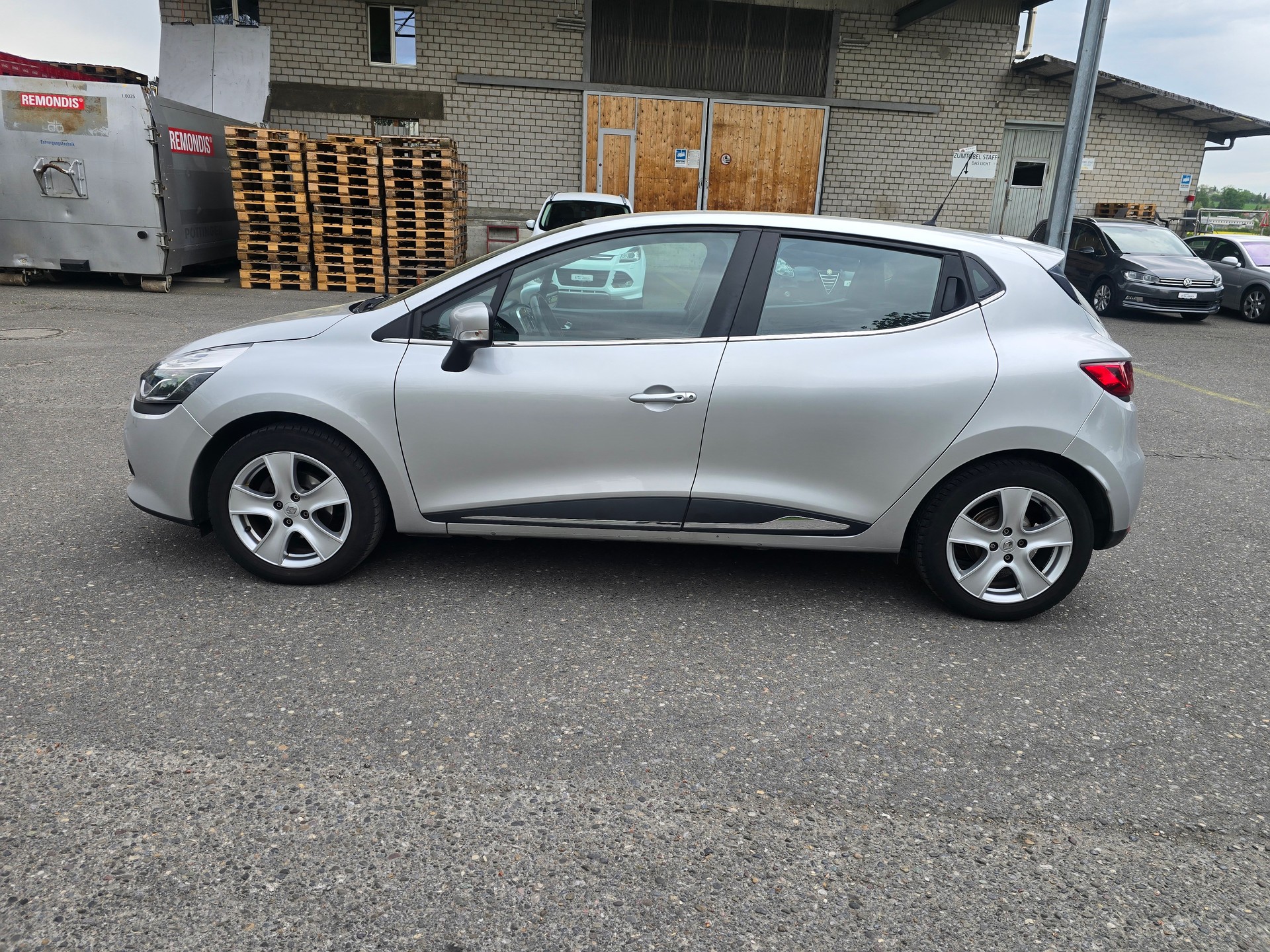 RENAULT Clio 0.9 12V Limited-image-8