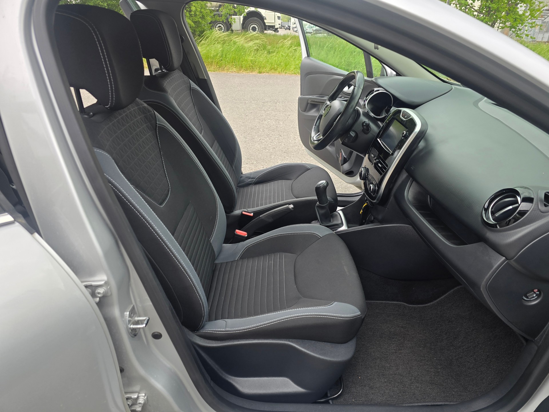 RENAULT Clio 0.9 12V Limited-image-13