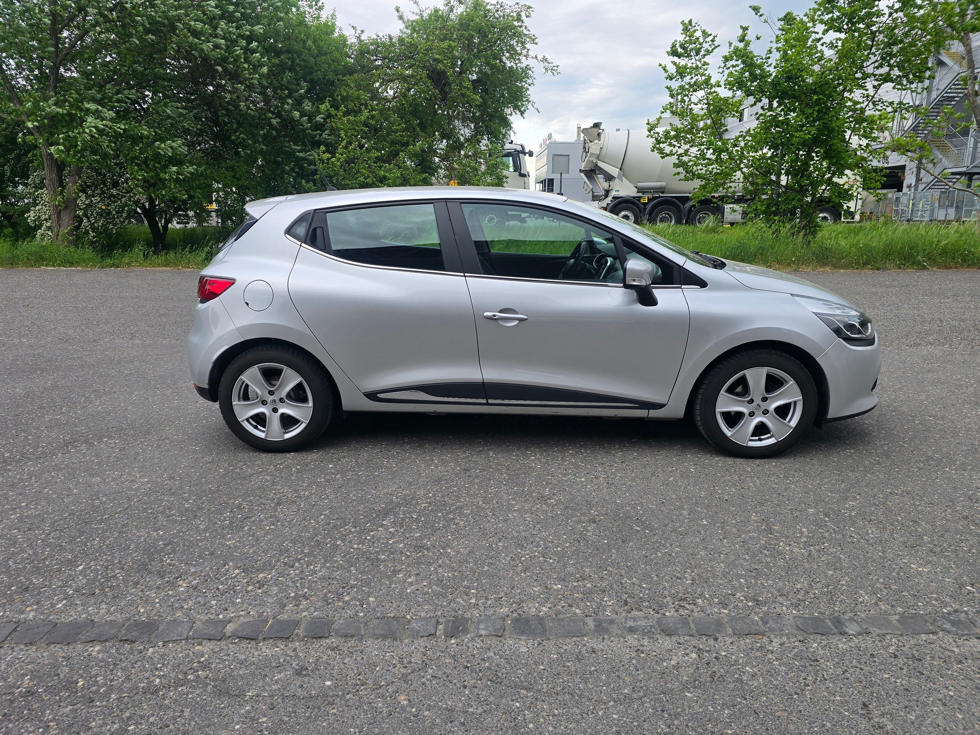RENAULT Clio 0.9 12V Limited-image-7