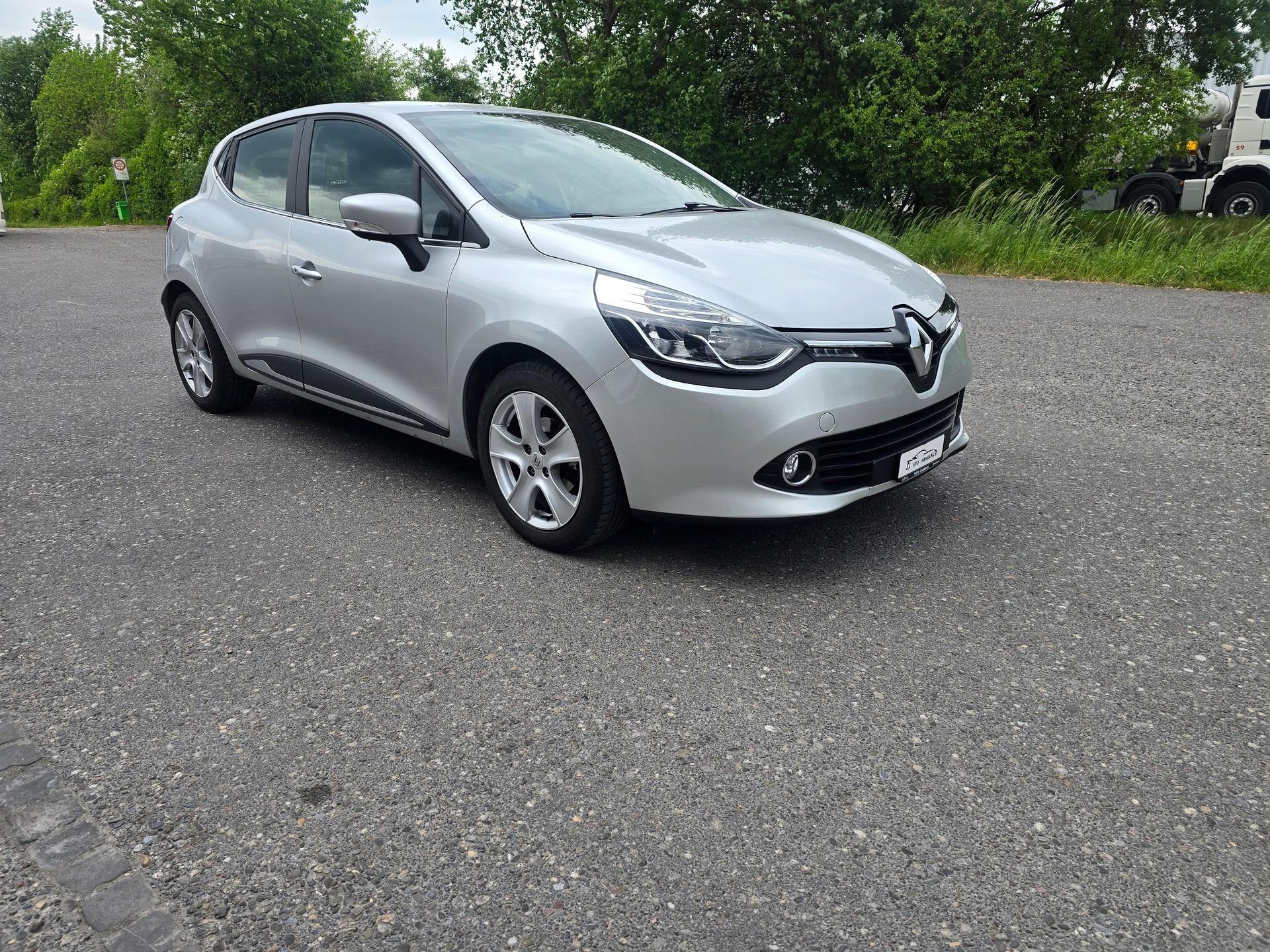 RENAULT Clio 0.9 12V Limited-image-1