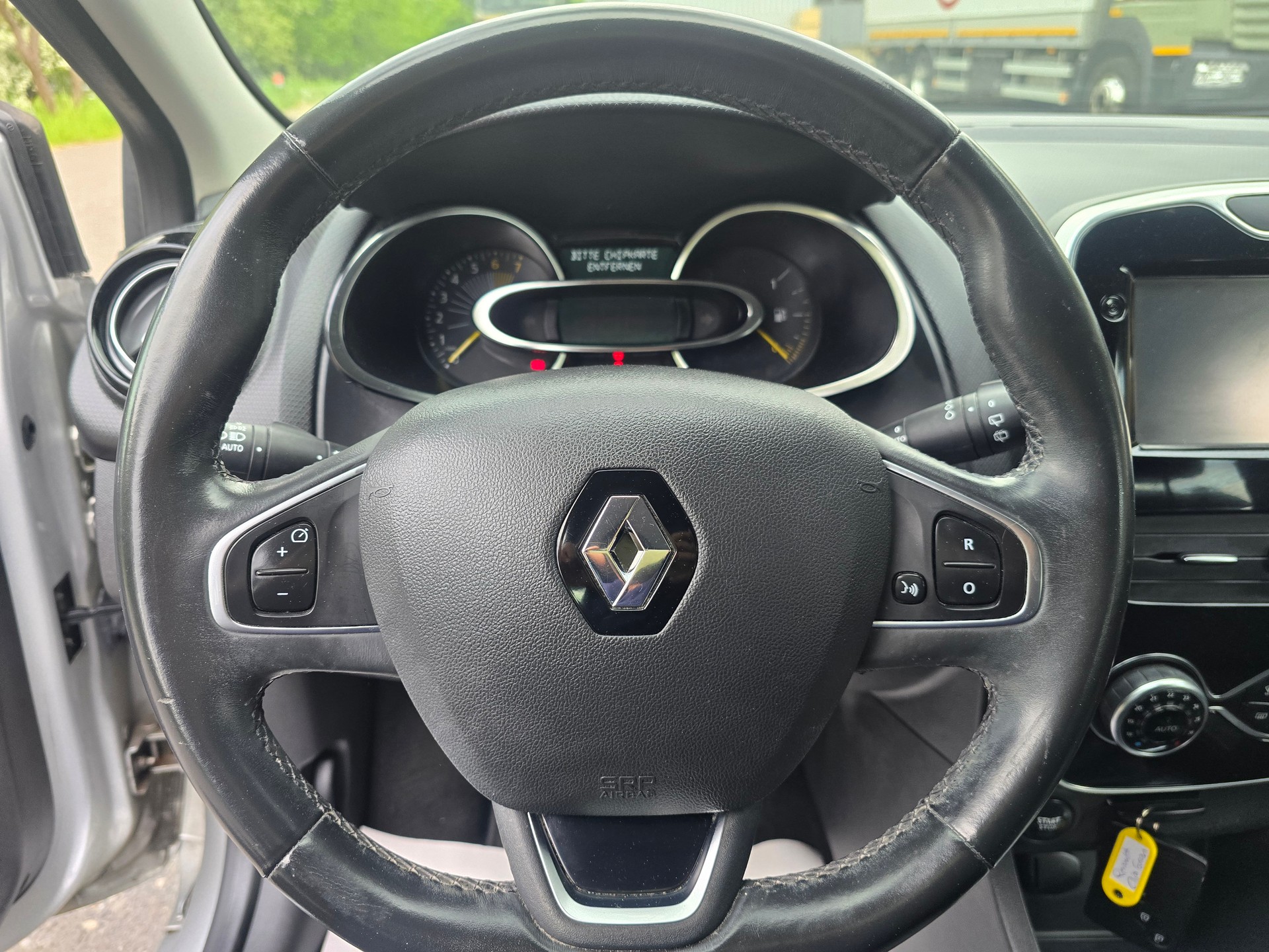 RENAULT Clio 0.9 12V Limited-image-15