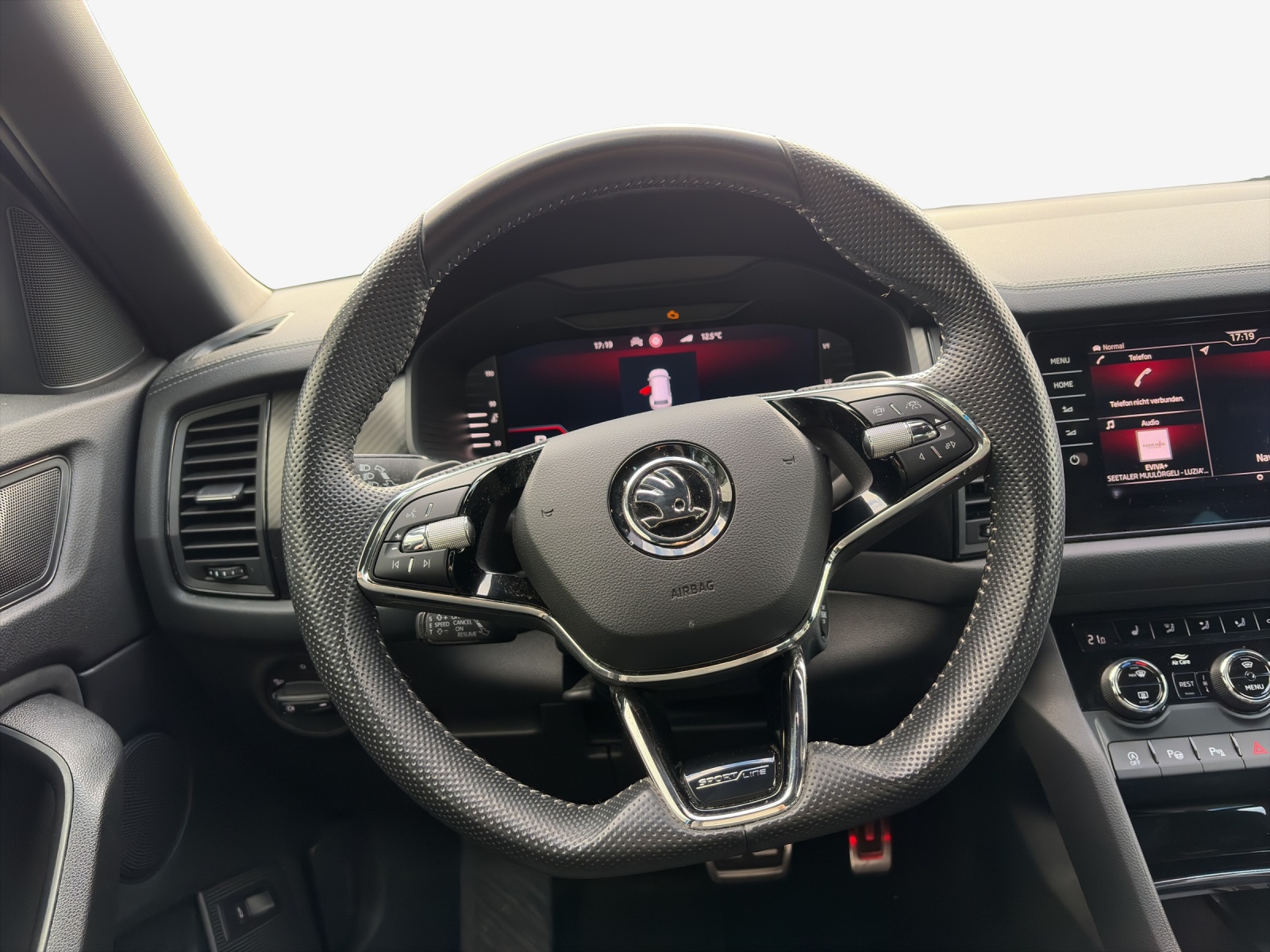 SKODA Kodiaq 2.0 TDI CR SportLine 4x4 DSG-image-9