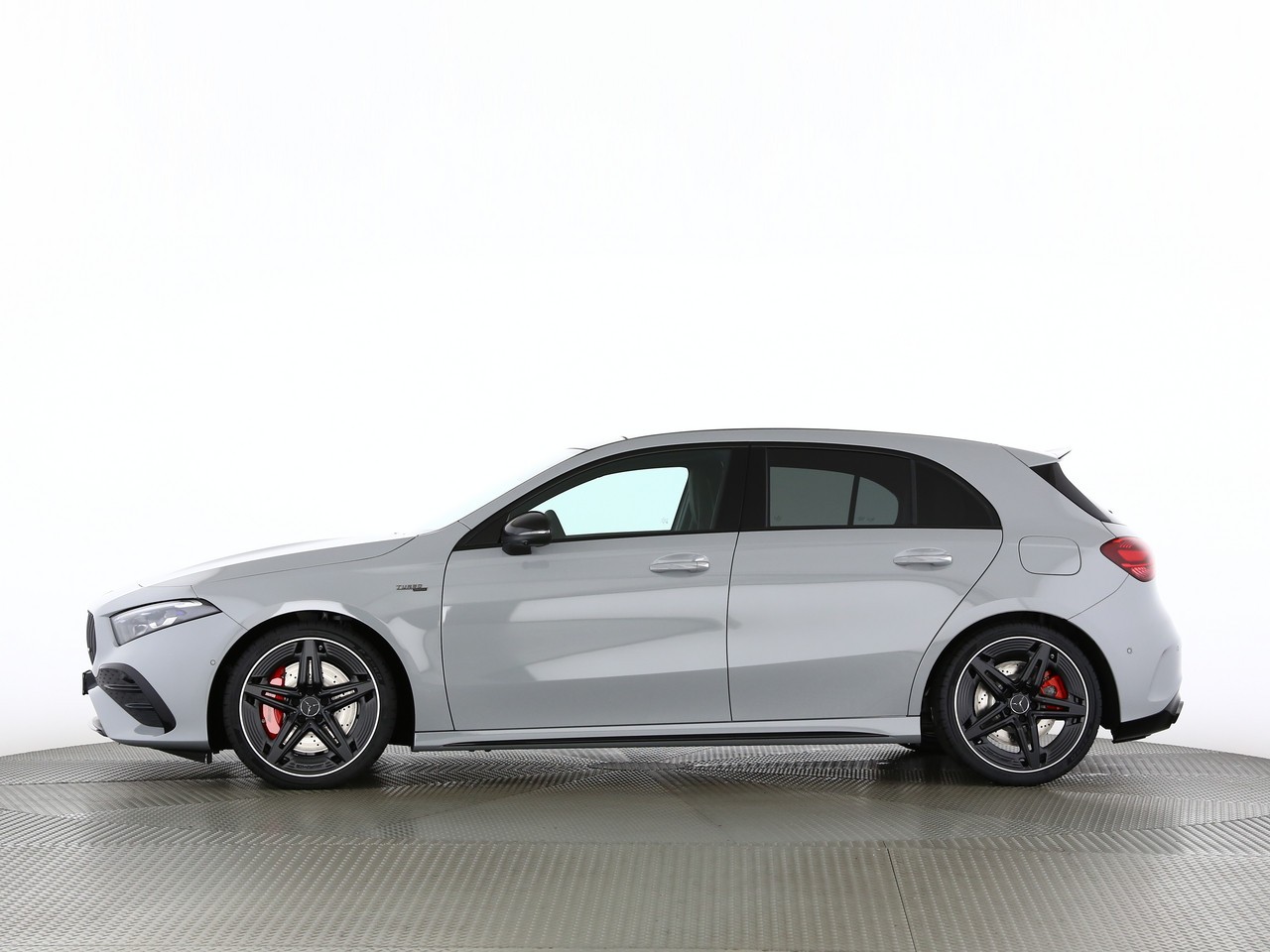 MERCEDES-BENZ A AMG 35 4Matic 8G-DCT-showroom-element-2
