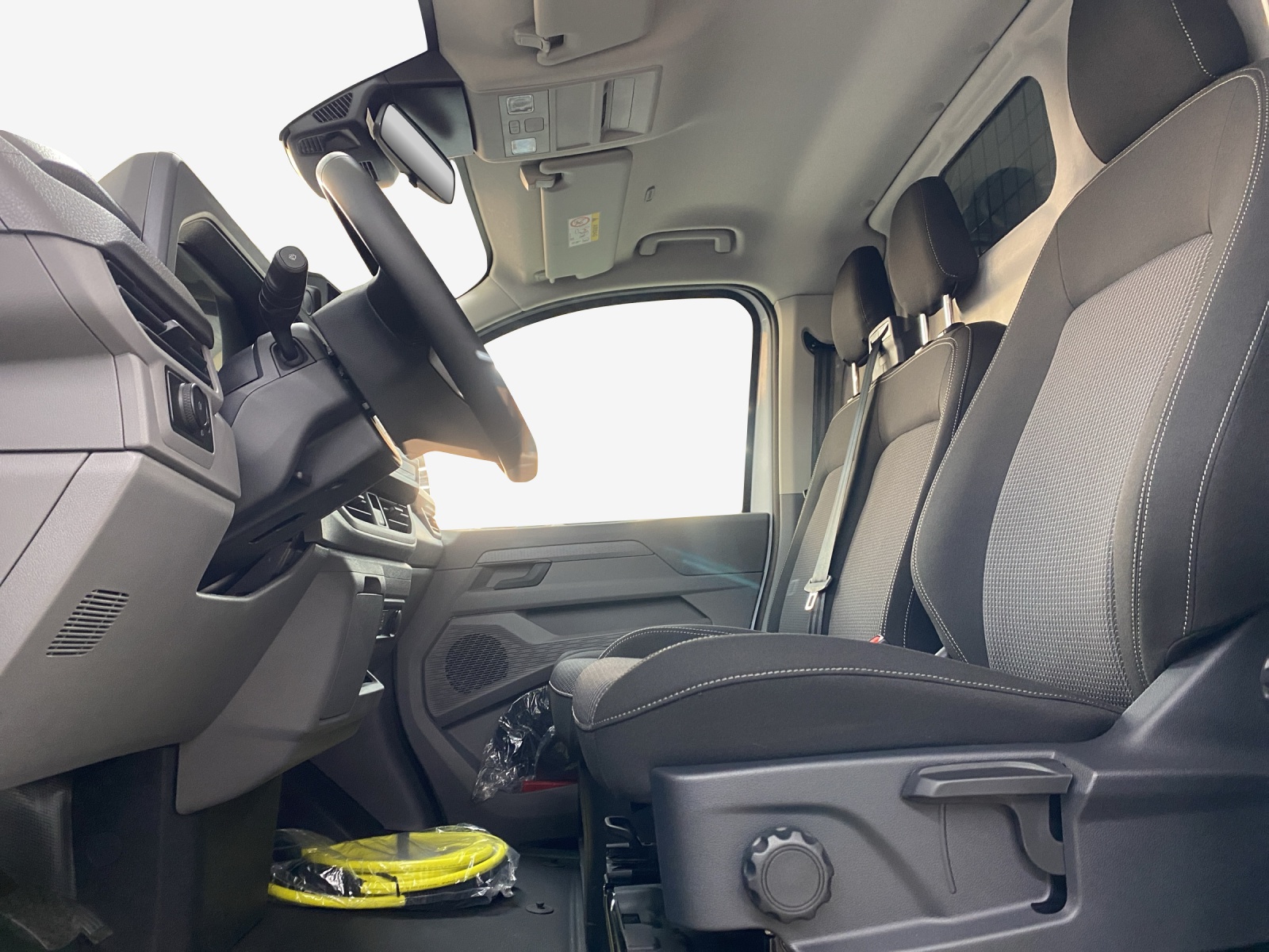 VW e-Transporter Kombi 63,8 kWh-image-7