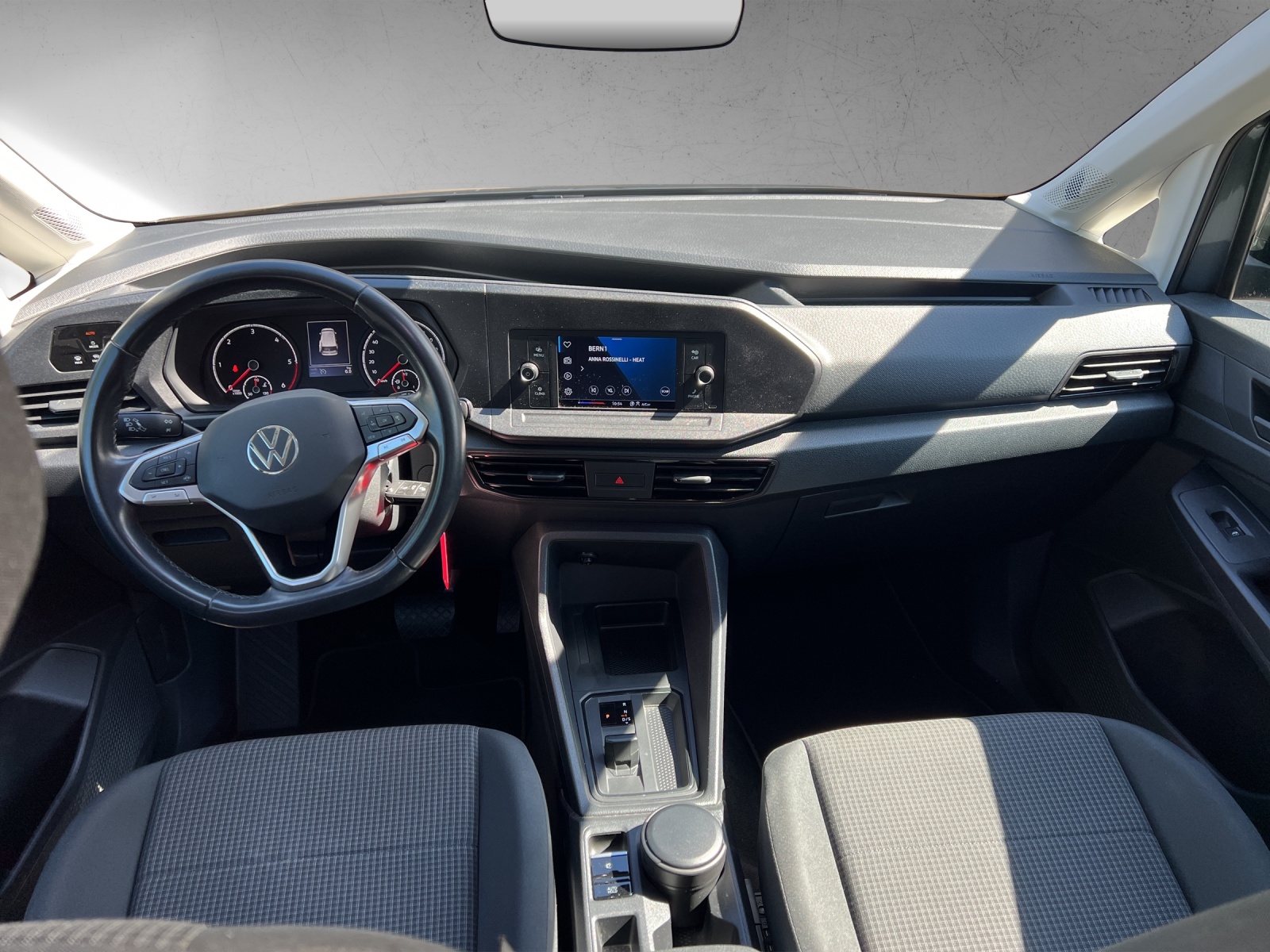 VW Caddy 2.0 TDI California Spirit-image-8
