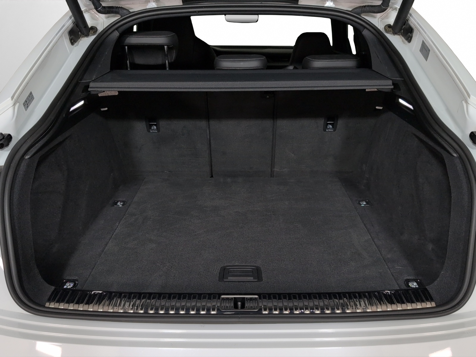AUDI e-tron 55 Sportback S Line quattro-image-12