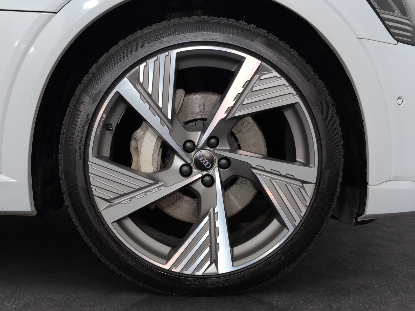 AUDI e-tron 55 Sportback S Line quattro-image-4