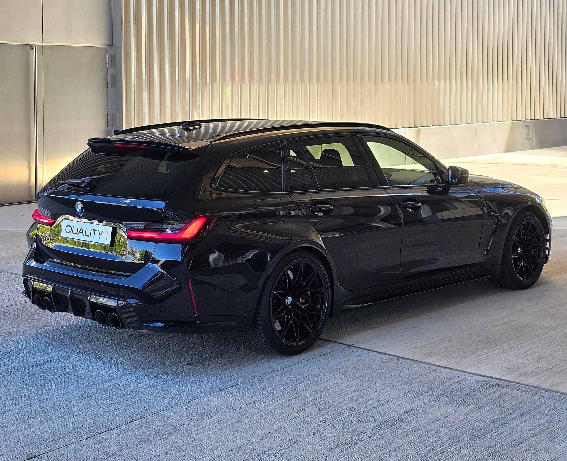 BMW M3 Touring xDrive Competition M-image-6