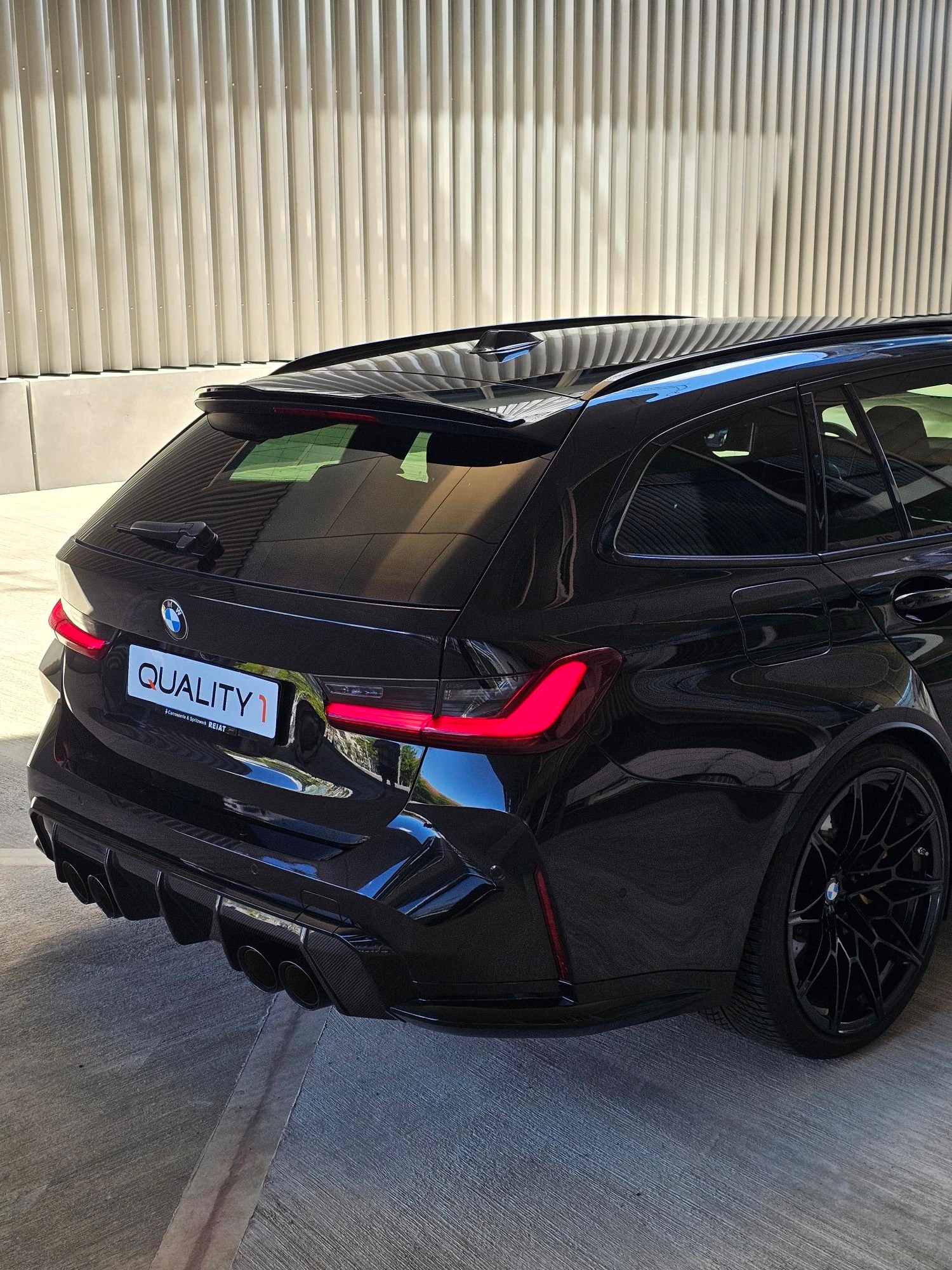 BMW M3 Touring xDrive Competition M-image-8