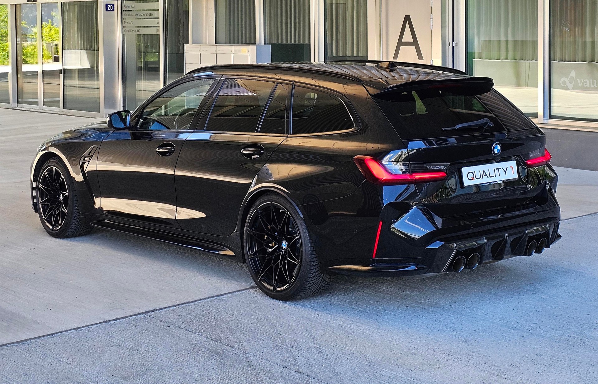 BMW M3 Touring xDrive Competition M-image-4