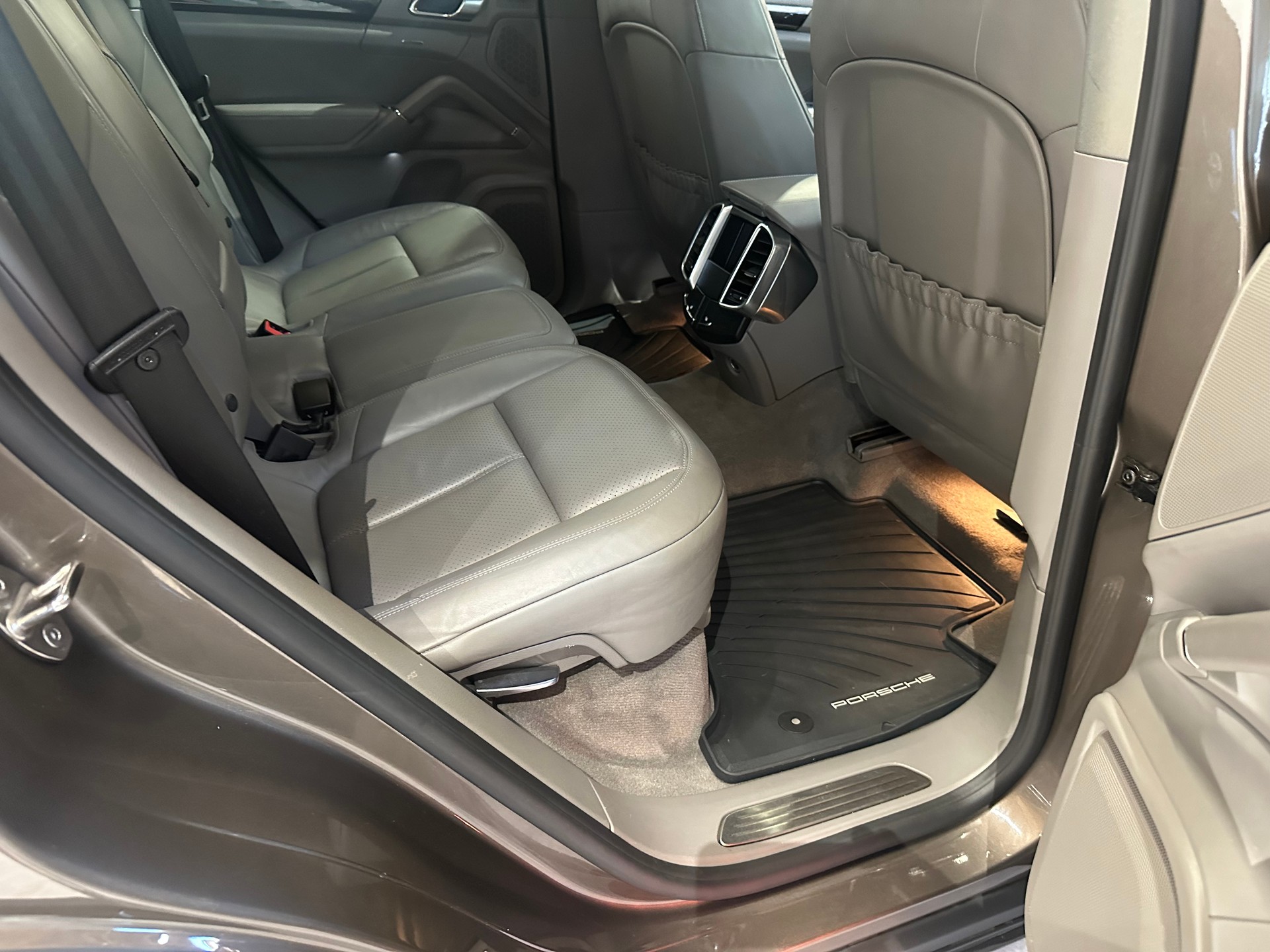 PORSCHE Cayenne S Diesel/1.. Hand/Porsche Approved Garantie/Lückenlos Porsche servicegepflegt//El. AHK 3500 kg!-image-22
