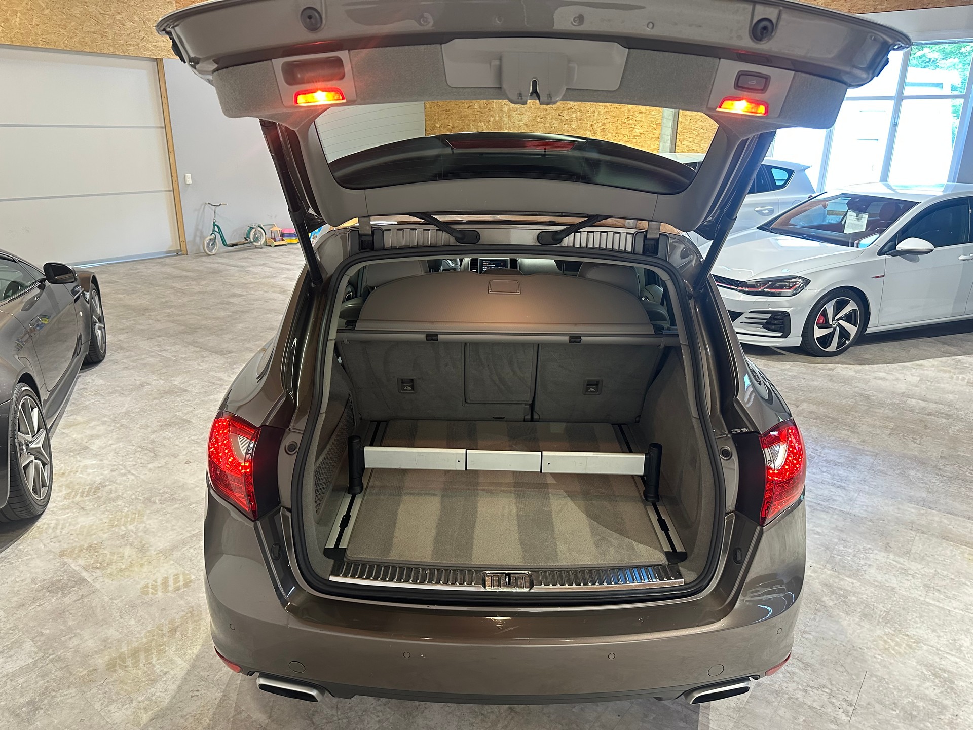 PORSCHE Cayenne S Diesel/1.. Hand/Porsche Approved Garantie/Lückenlos Porsche servicegepflegt//El. AHK 3500 kg!-image-5