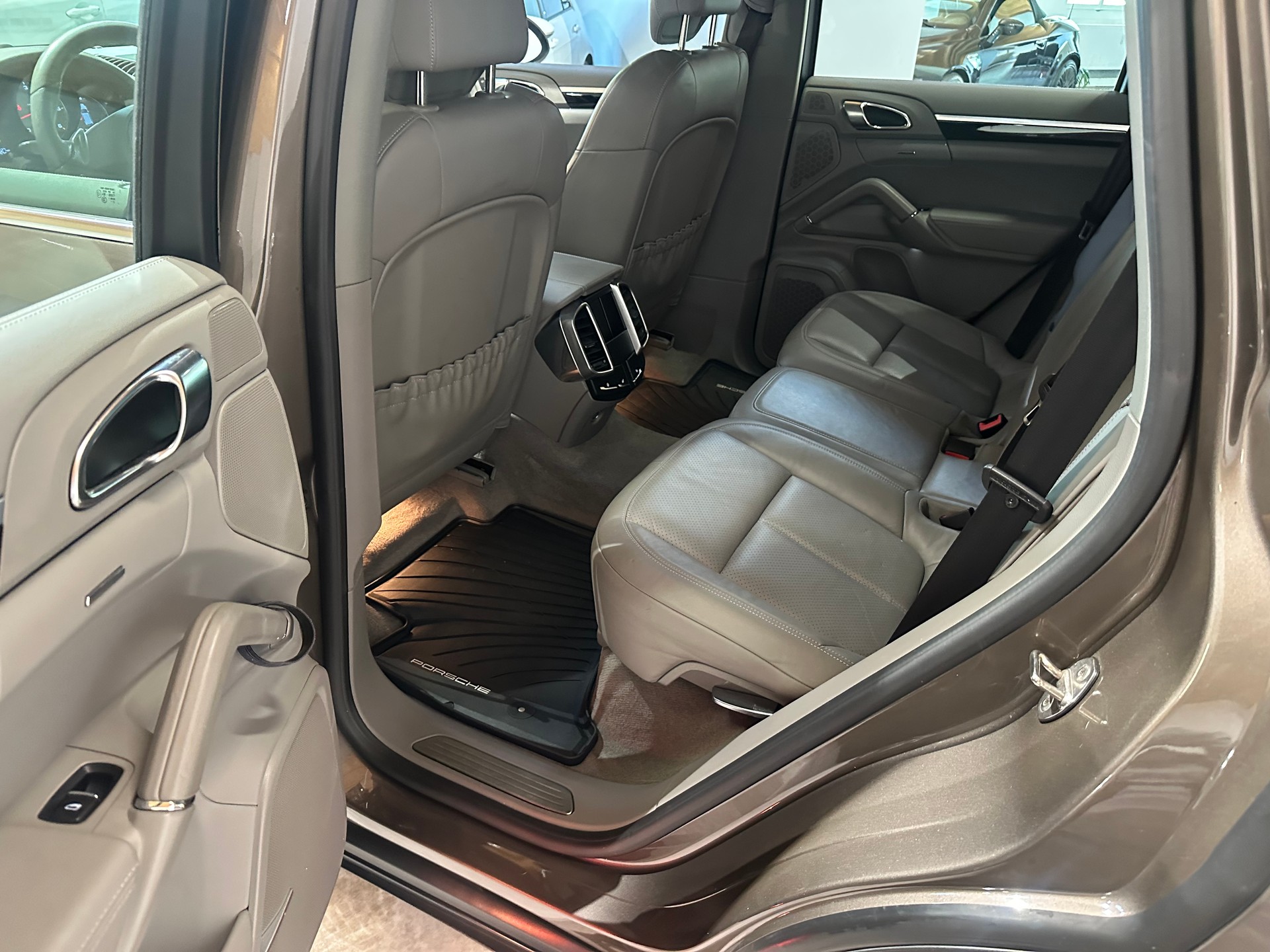 PORSCHE Cayenne S Diesel/1.. Hand/Porsche Approved Garantie/Lückenlos Porsche servicegepflegt//El. AHK 3500 kg!-image-19