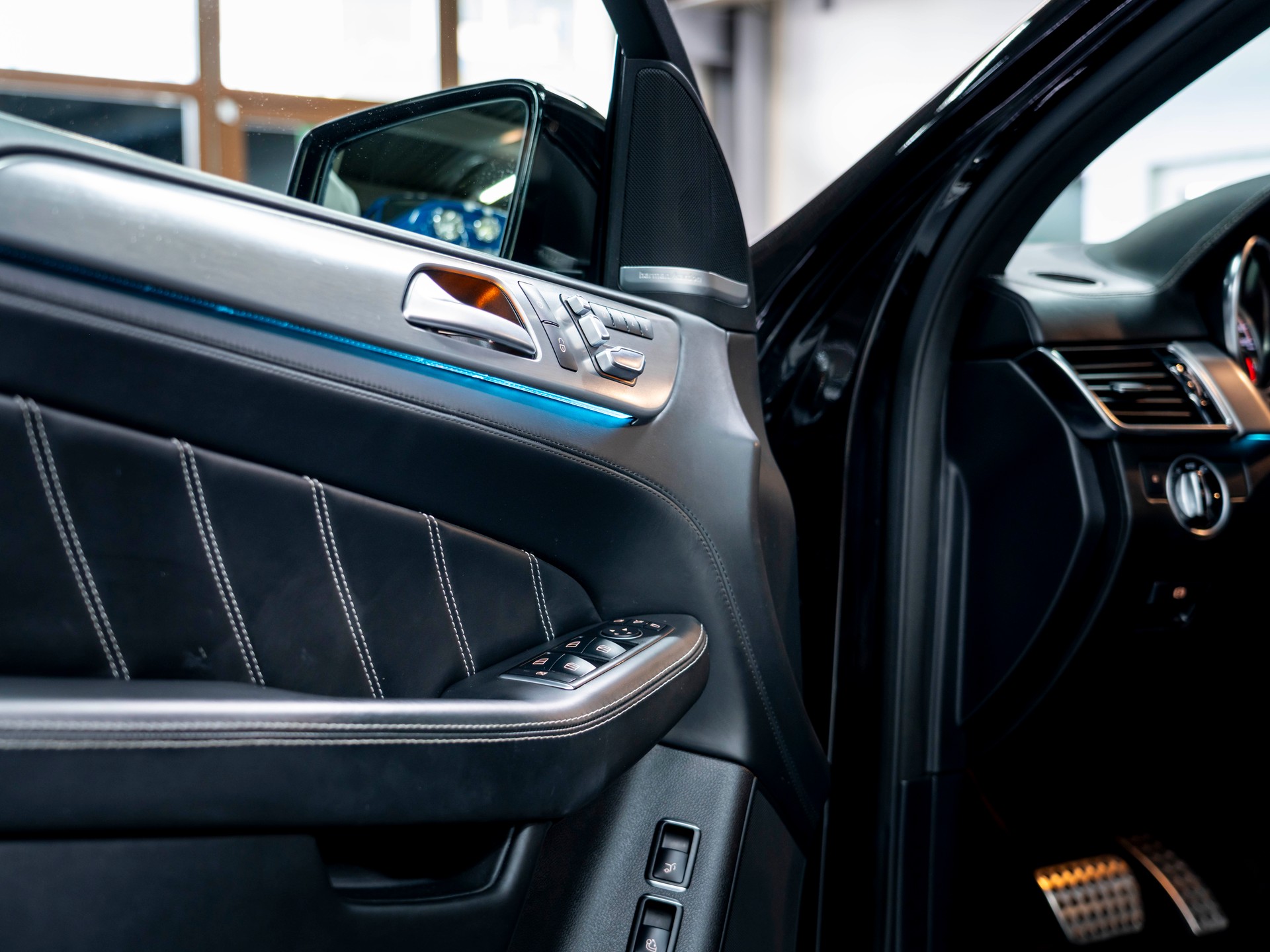 MERCEDES-BENZ GLE Coupé 63 S AMG 4Matic Speedshift-image-22