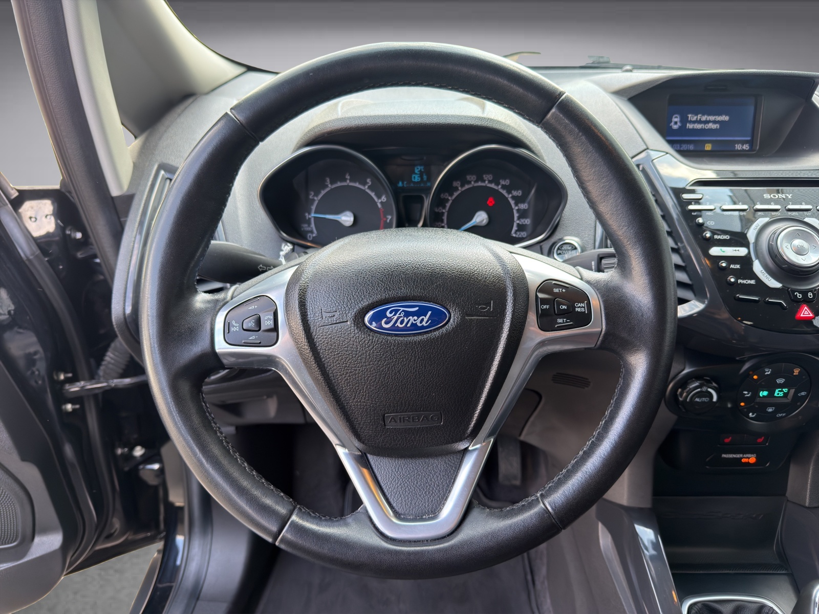 FORD EcoSport 1.0 EcoB 140 Titanium-image-10