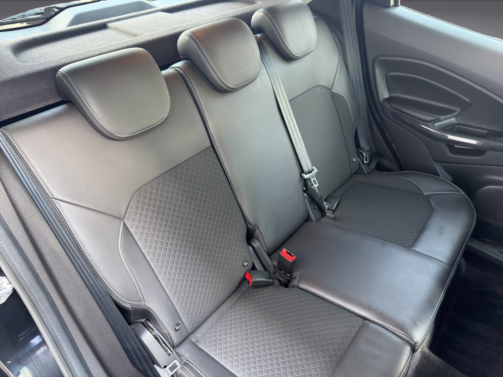 FORD EcoSport 1.0 EcoB 140 Titanium-image-15