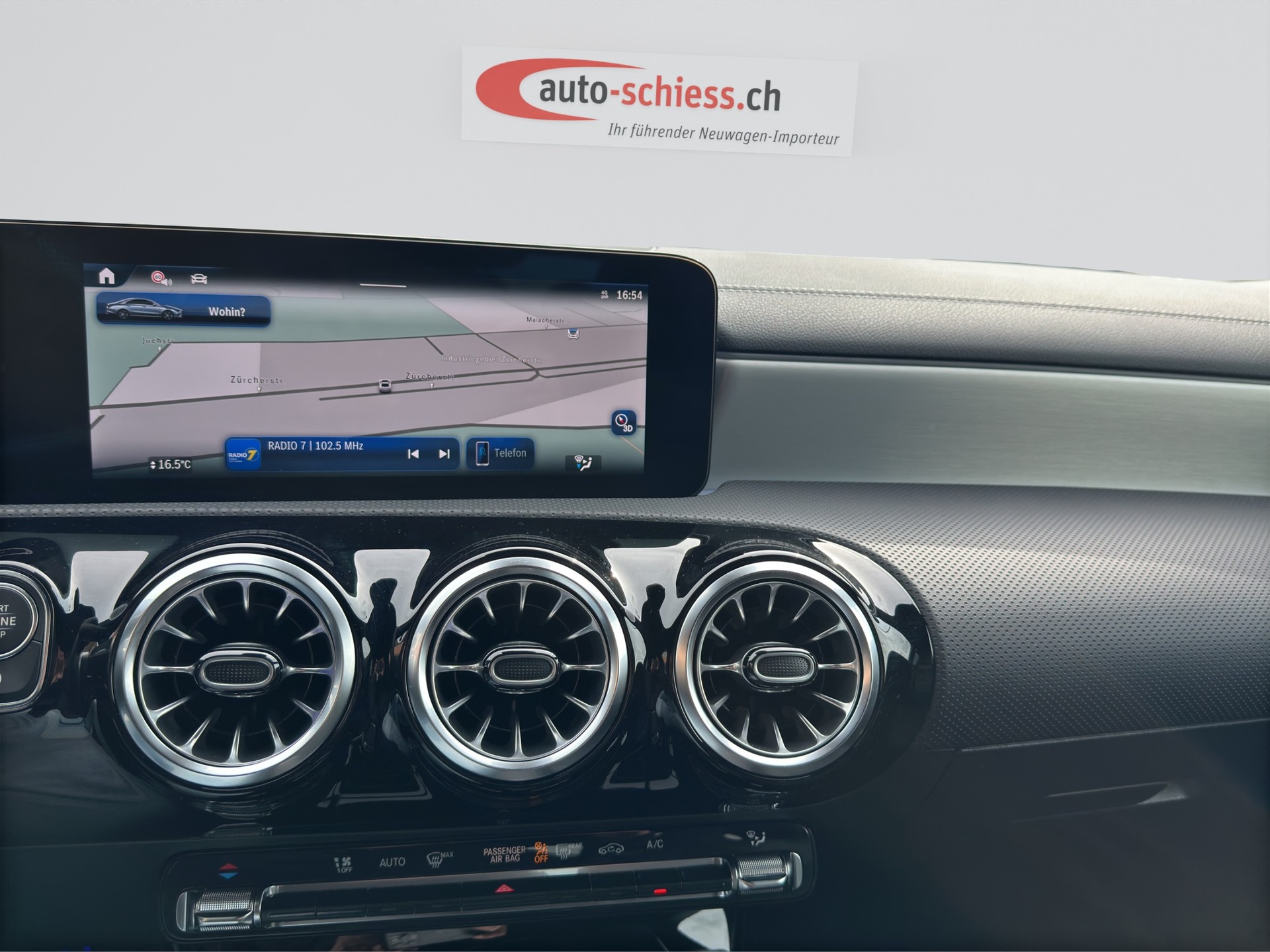 MERCEDES-BENZ CLA 200 AMG Night 7G-DCT-image-11