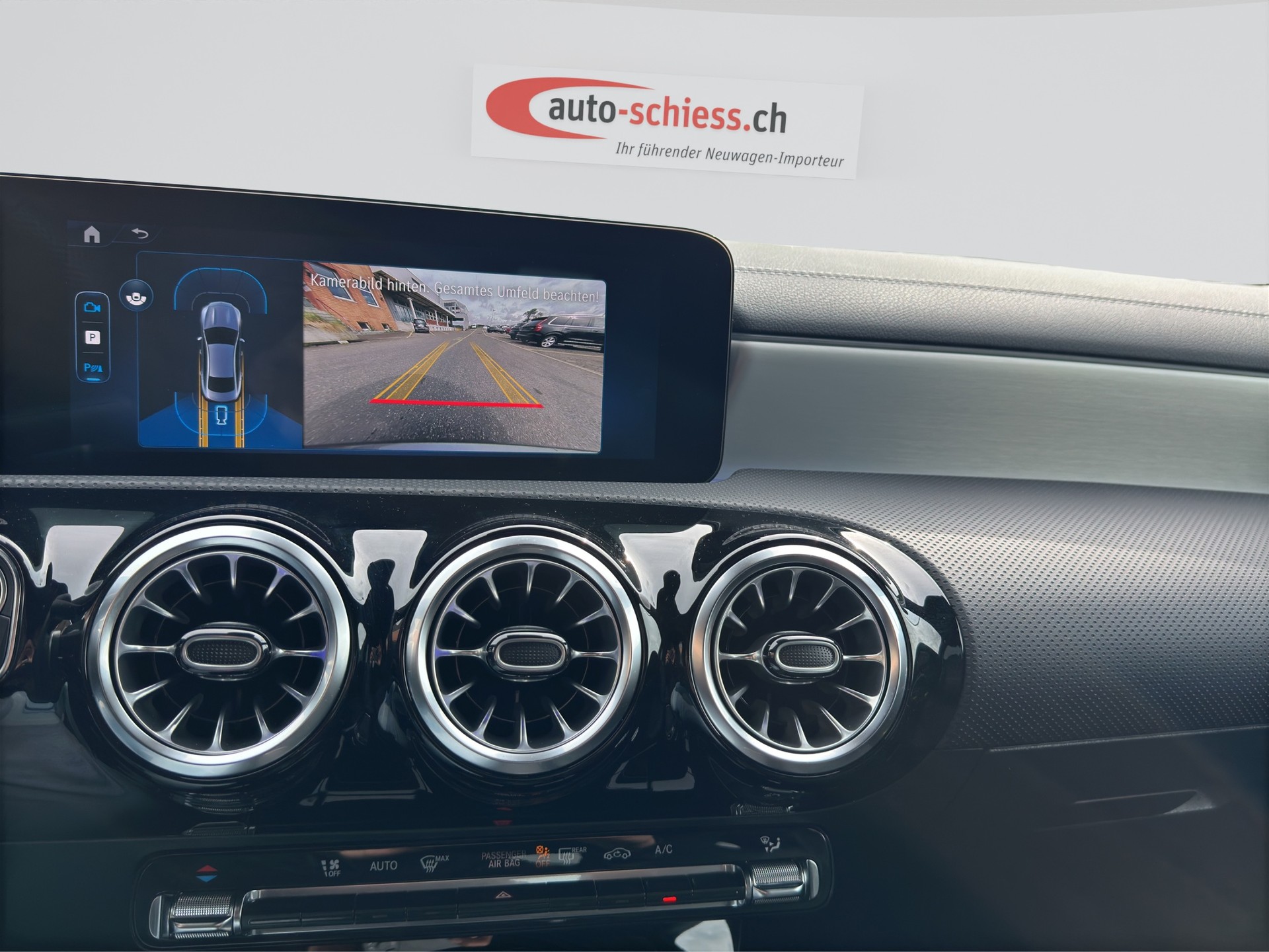 MERCEDES-BENZ CLA 200 AMG Night 7G-DCT-image-12