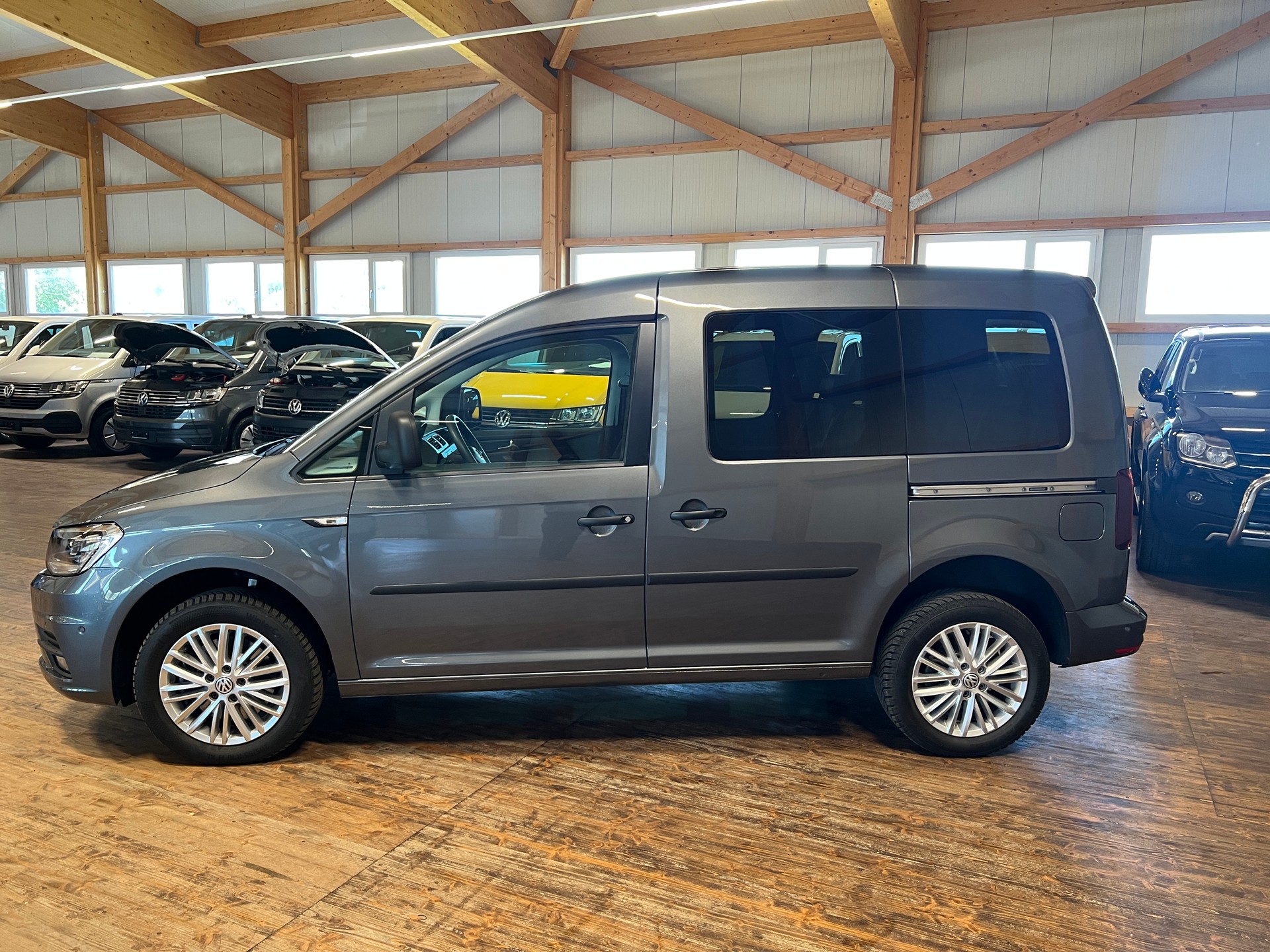 VW Caddy 2.0TDI 4Motion BlueMotion Technology DSG-image-7
