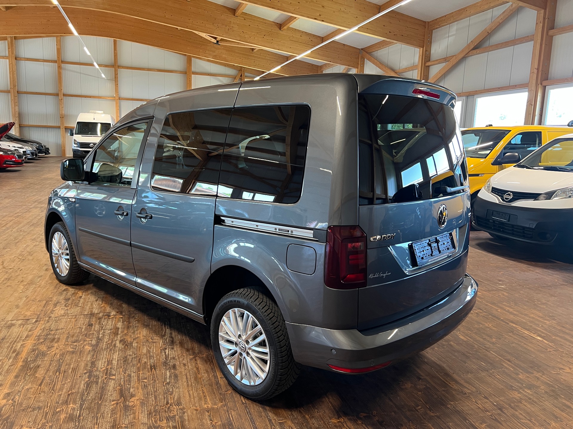 VW Caddy 2.0TDI 4Motion BlueMotion Technology DSG-image-6