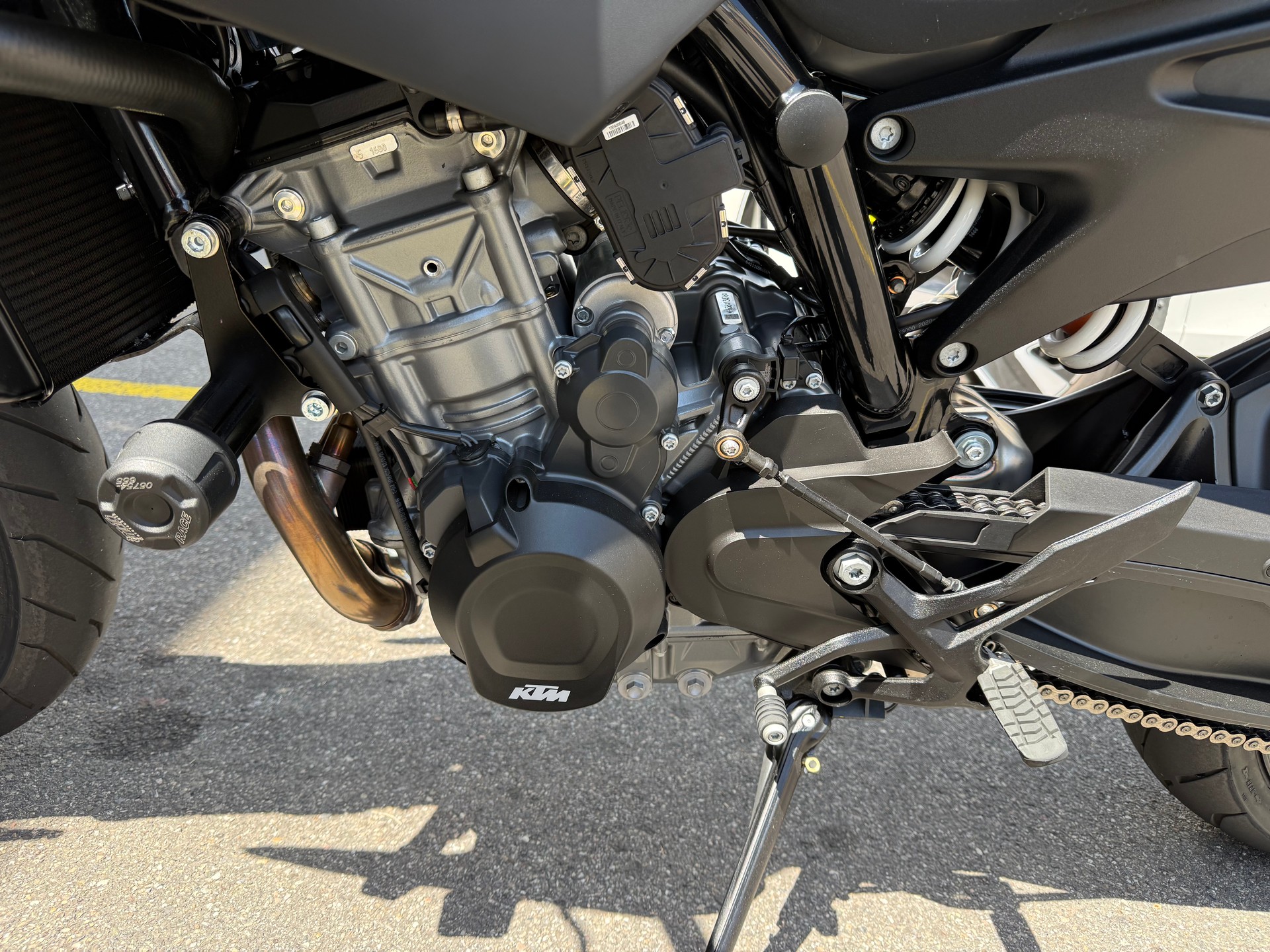 KTM 890 Duke GP-image-4