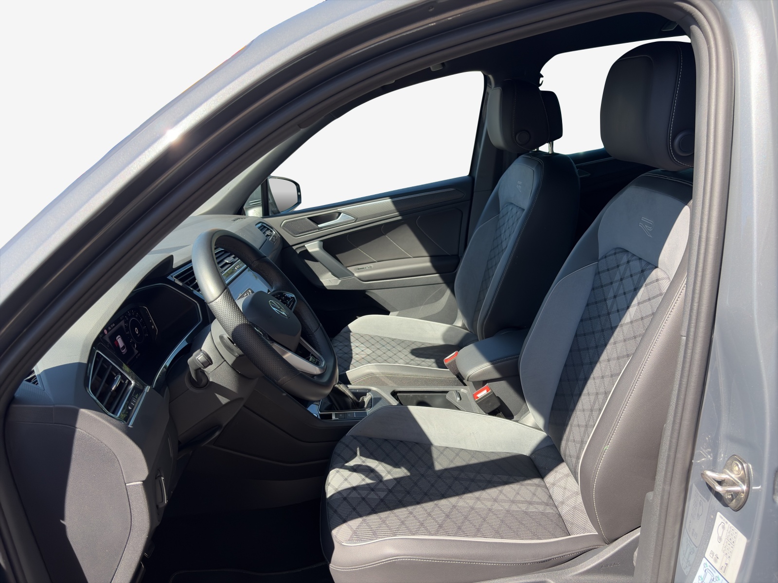 VW Tiguan 1.4TSI PHEV R-Line DSG-image-8