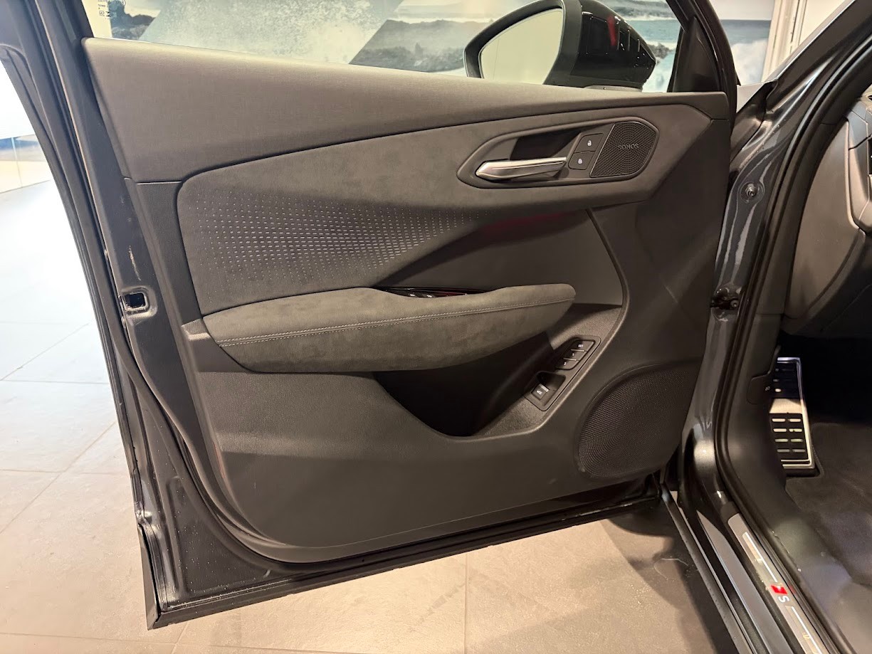 AUDI Q3 SUV TFSI quattro 195 kW S tronic-image-2