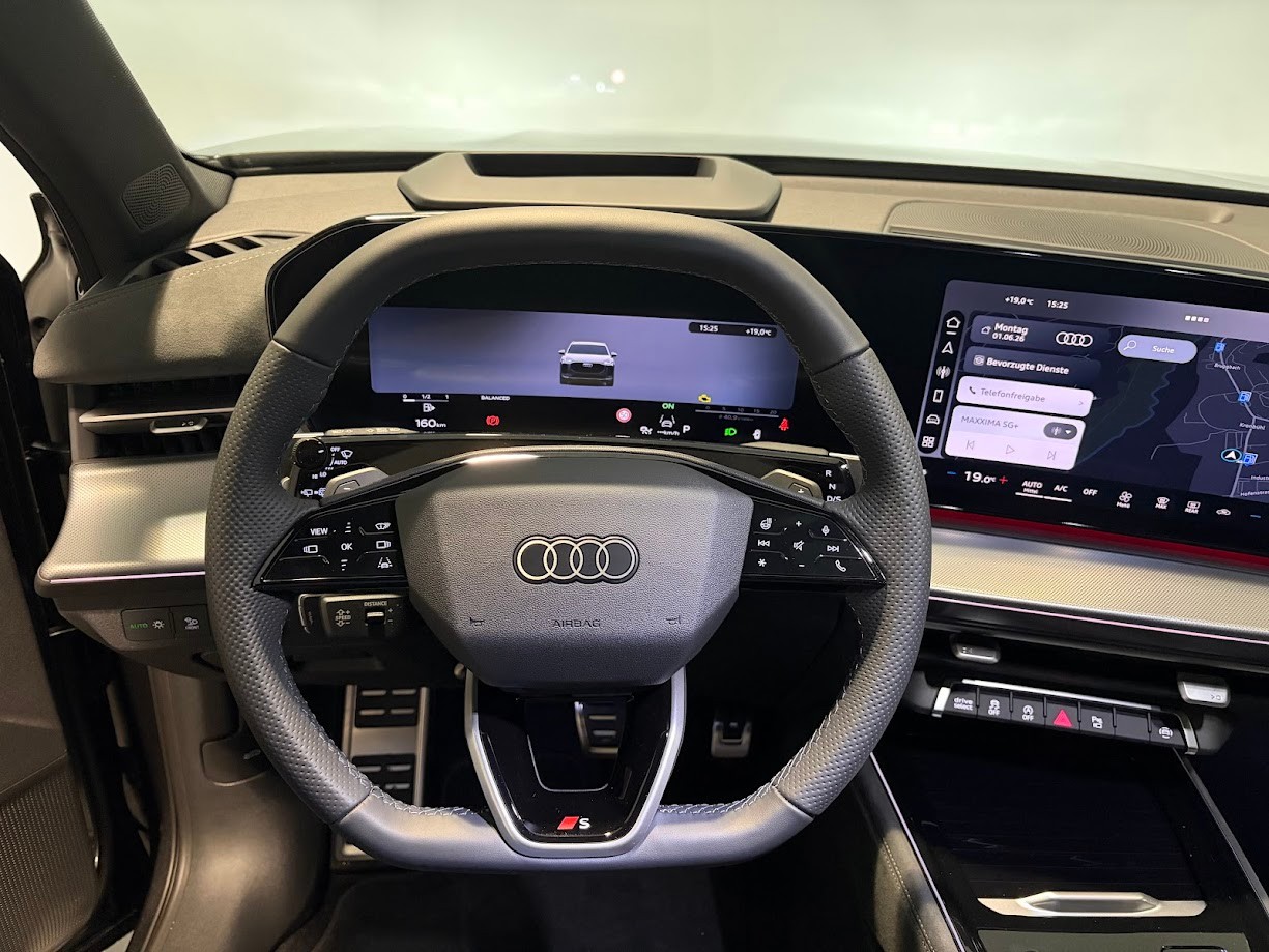 AUDI Q3 SUV TFSI quattro 195 kW S tronic-image-5