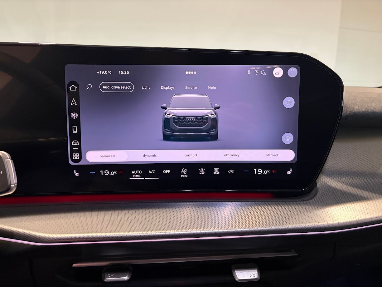 AUDI Q3 SUV TFSI quattro 195 kW S tronic-image-8