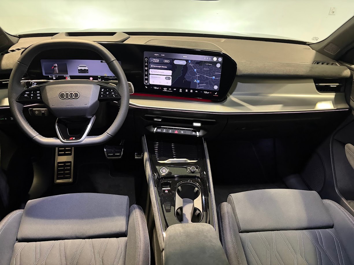 AUDI Q3 SUV TFSI quattro 195 kW S tronic-image-11