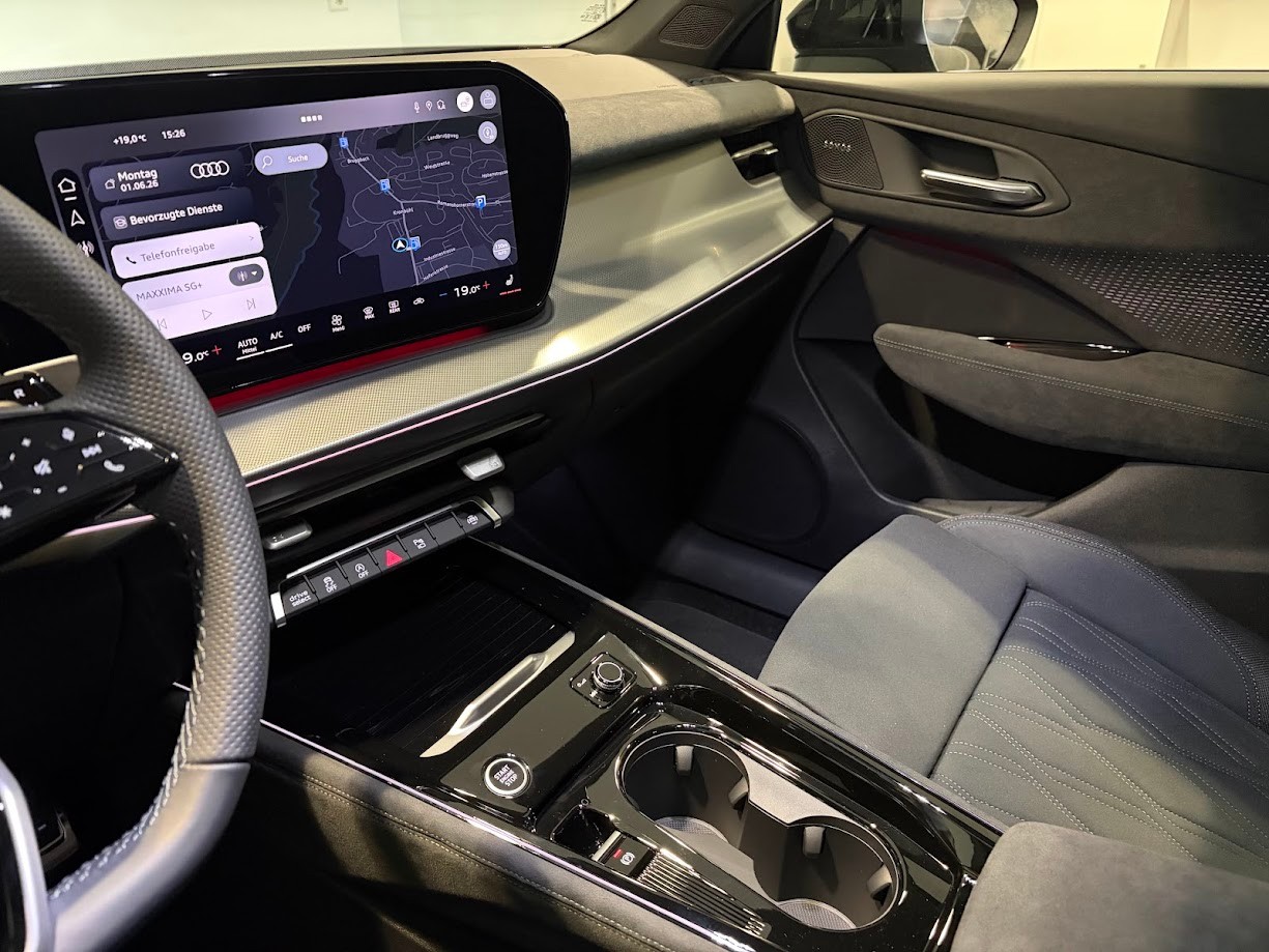 AUDI Q3 SUV TFSI quattro 195 kW S tronic-image-10