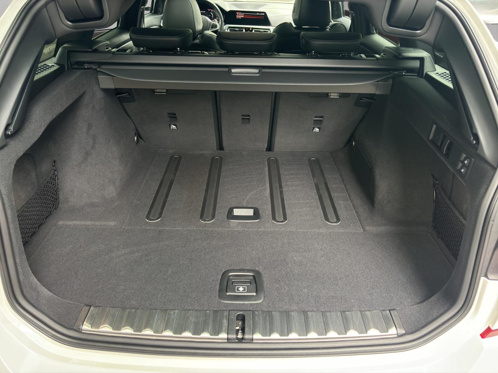 BMW M340i xDrive Touring-image-24