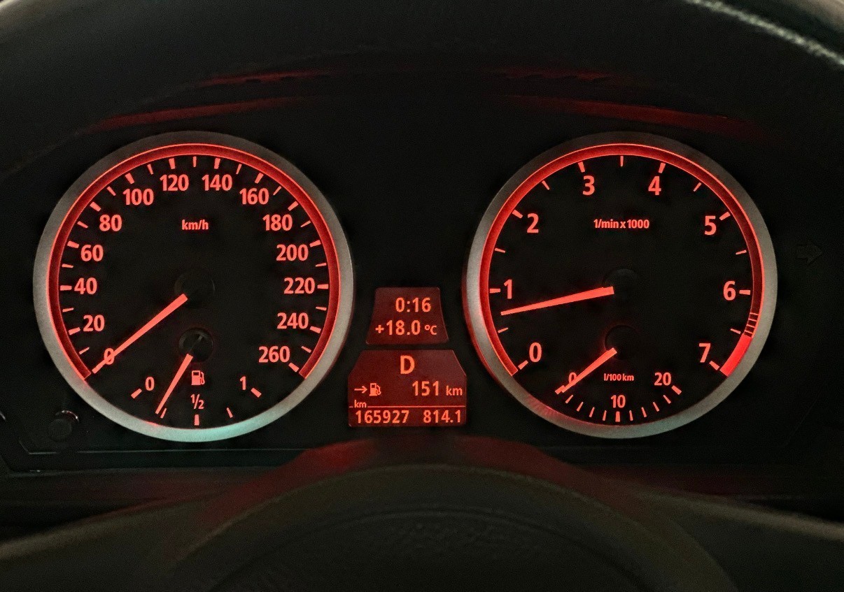 BMW 540i-image-13