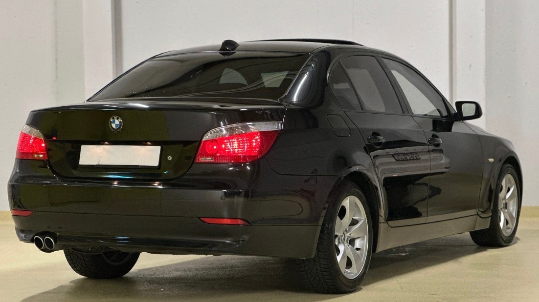 BMW 540i-image-4