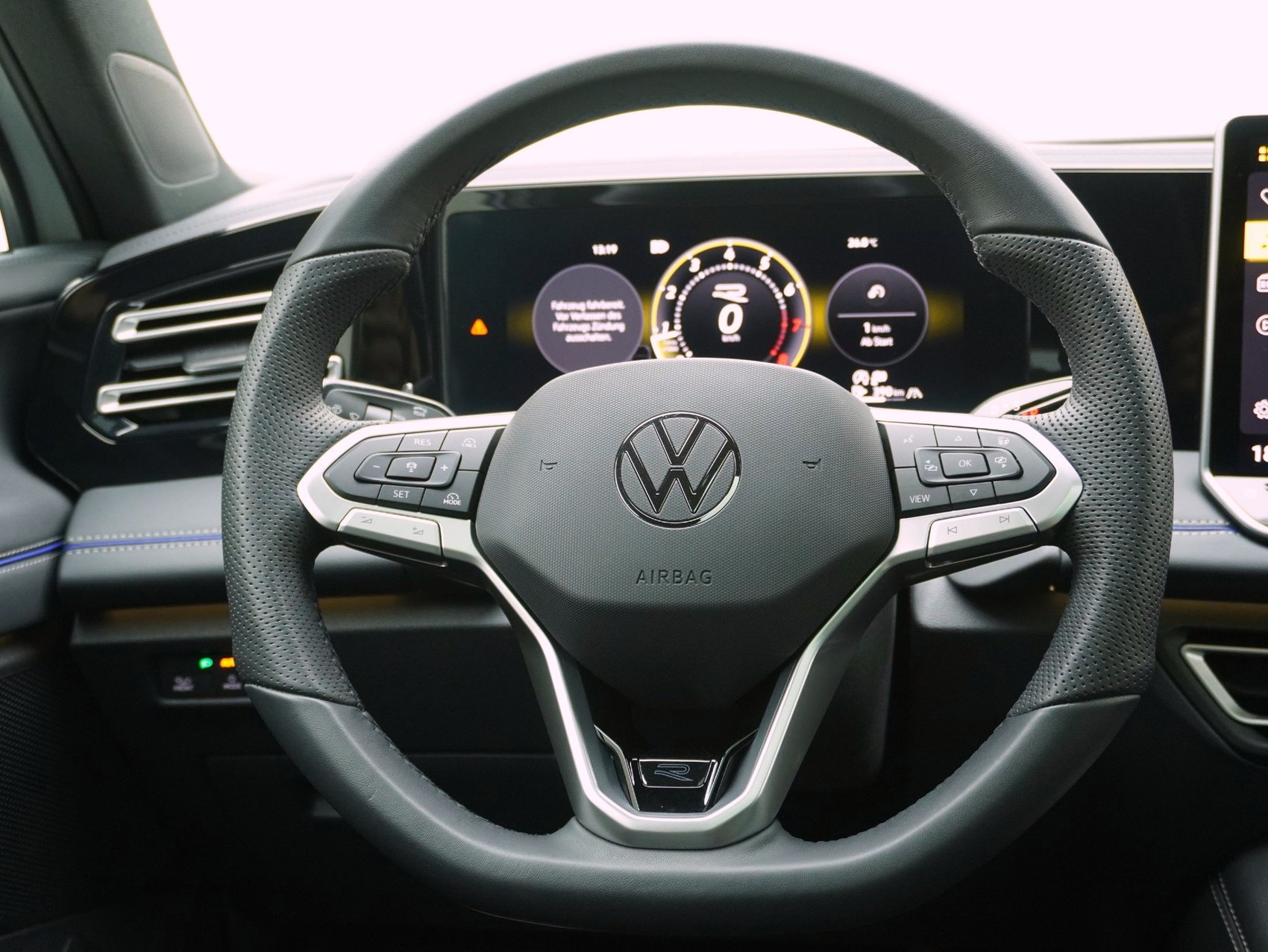 VW Tiguan 2.0 TSI DSG R-Line Black Style 4Motion (2025)-image-10