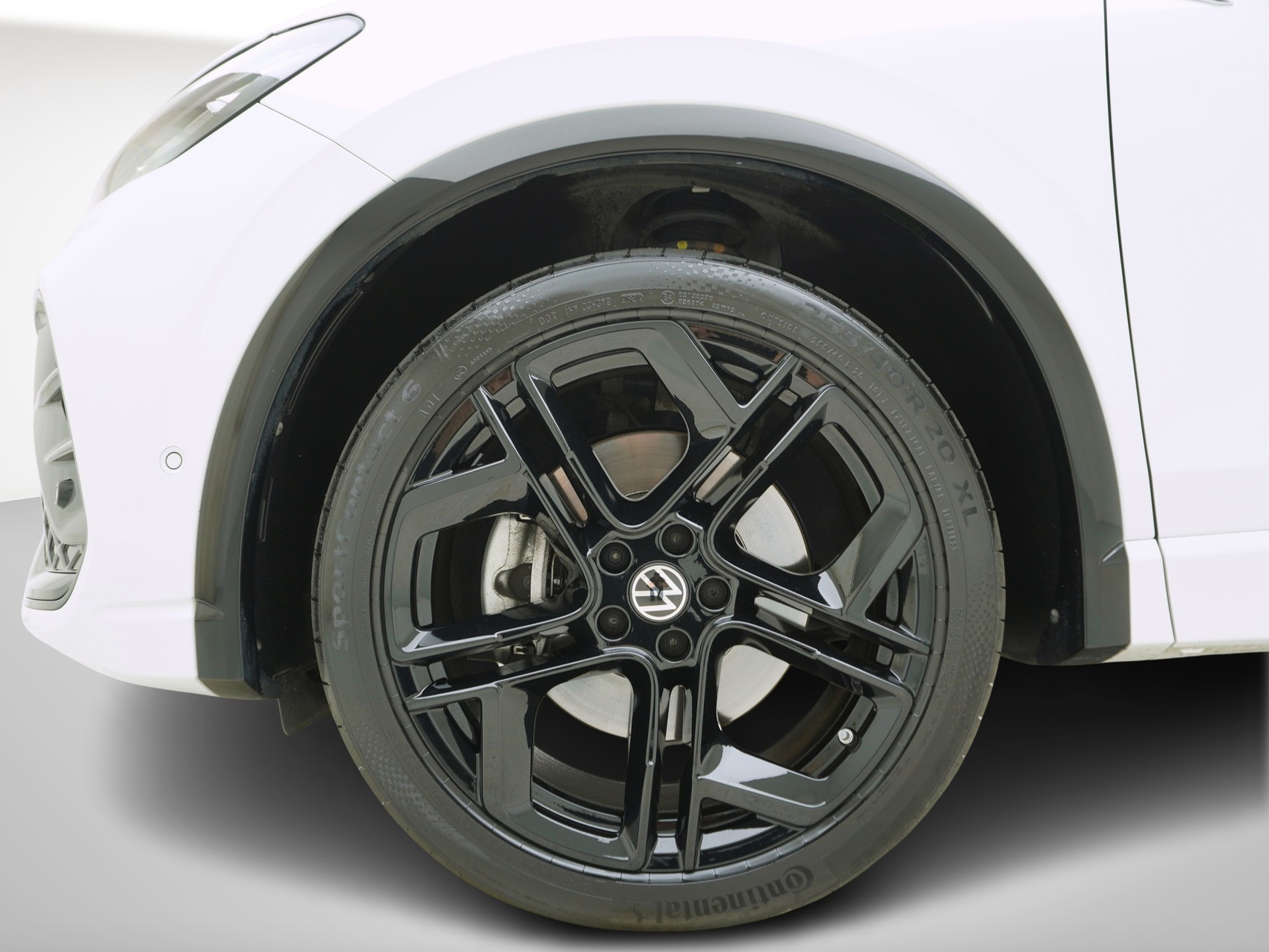 VW Tiguan 2.0 TSI DSG R-Line Black Style 4Motion (2025)-image-6