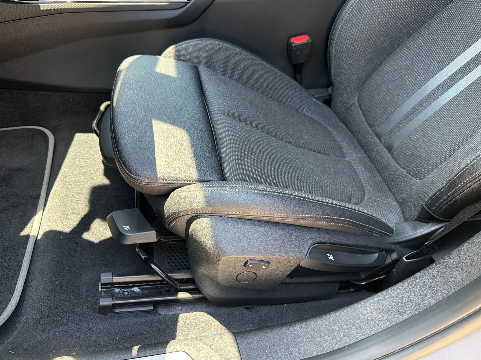BMW 120d xDrive Steptronic Sport Line-image-18