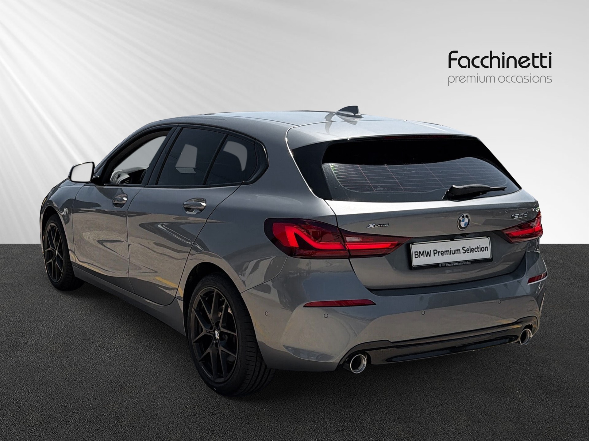 BMW 120d xDrive Steptronic Sport Line-showroom-element-2