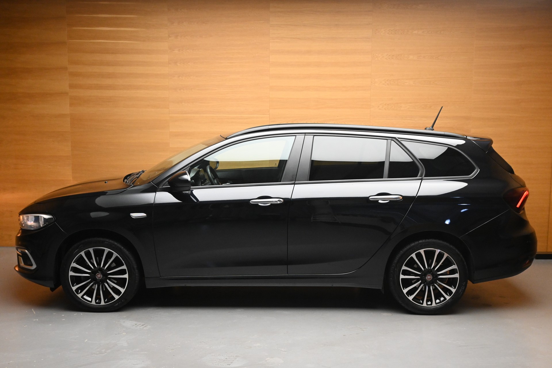 FIAT Tipo SW 1.5 Hybrid City Life-image-3