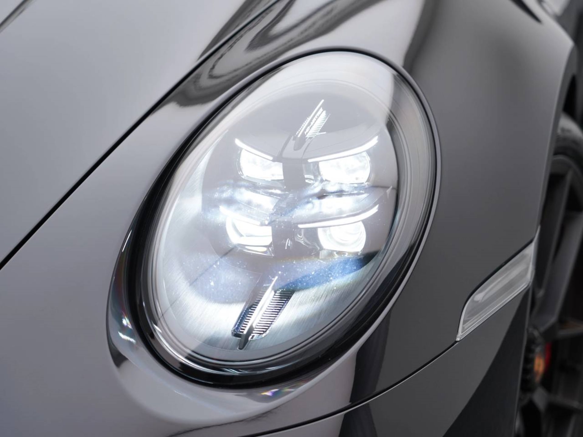PORSCHE 911 Carrera GTS-image-13